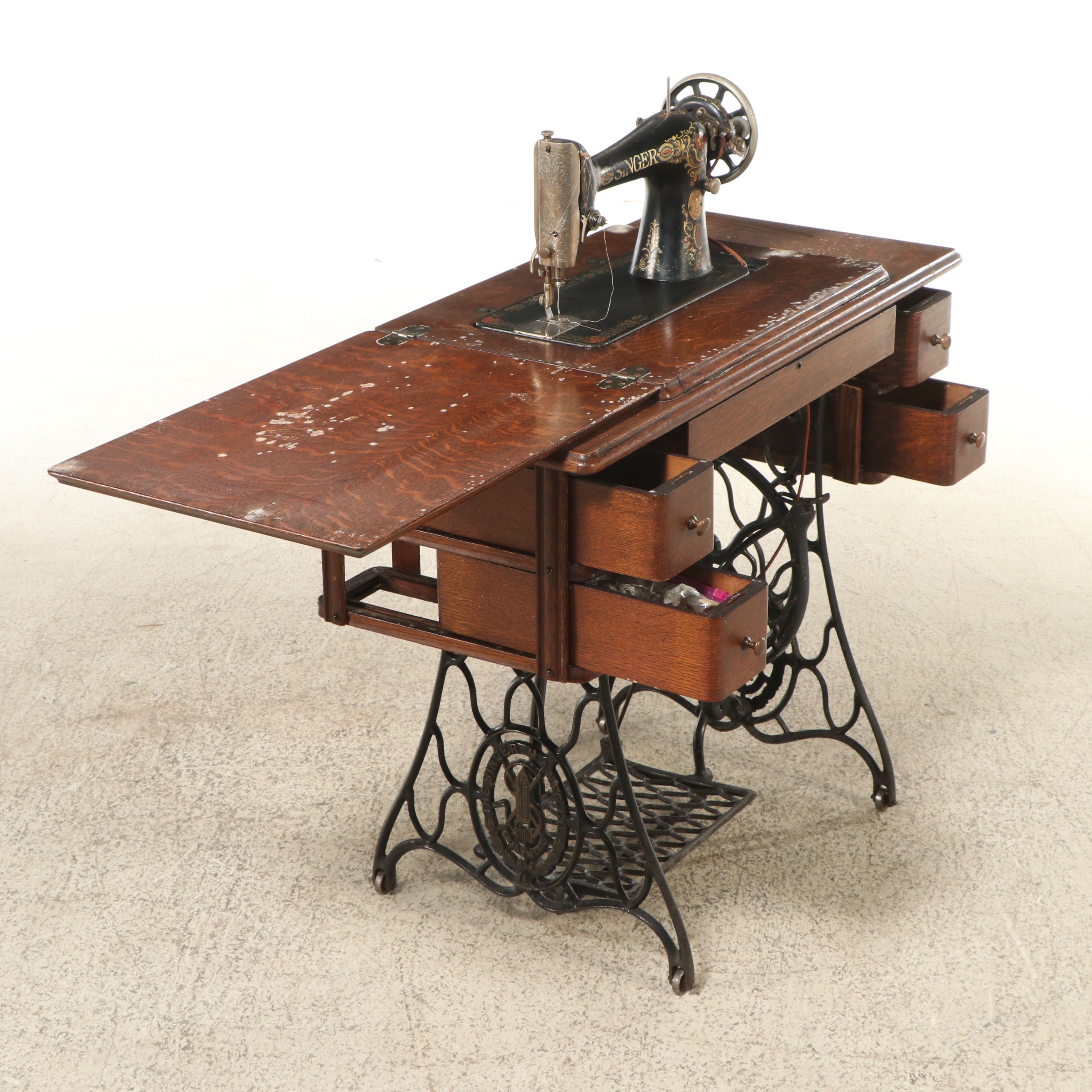 Singer Treadle Sewing Machine with Oak and Cast Iron Sewing Table