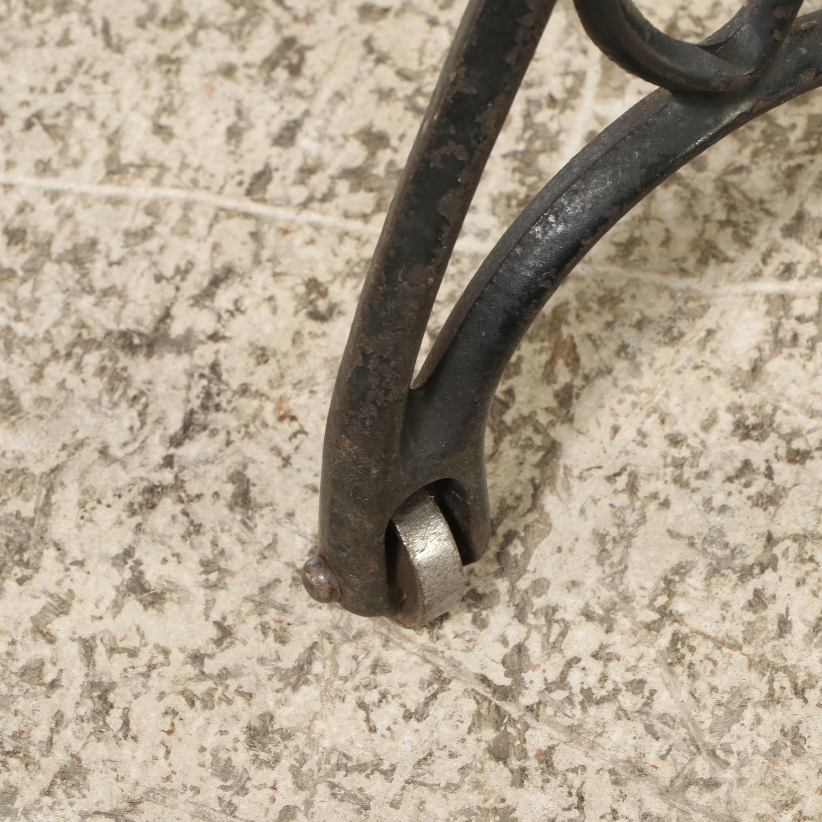 Singer Treadle Sewing Machine with Oak and Cast Iron Sewing Table