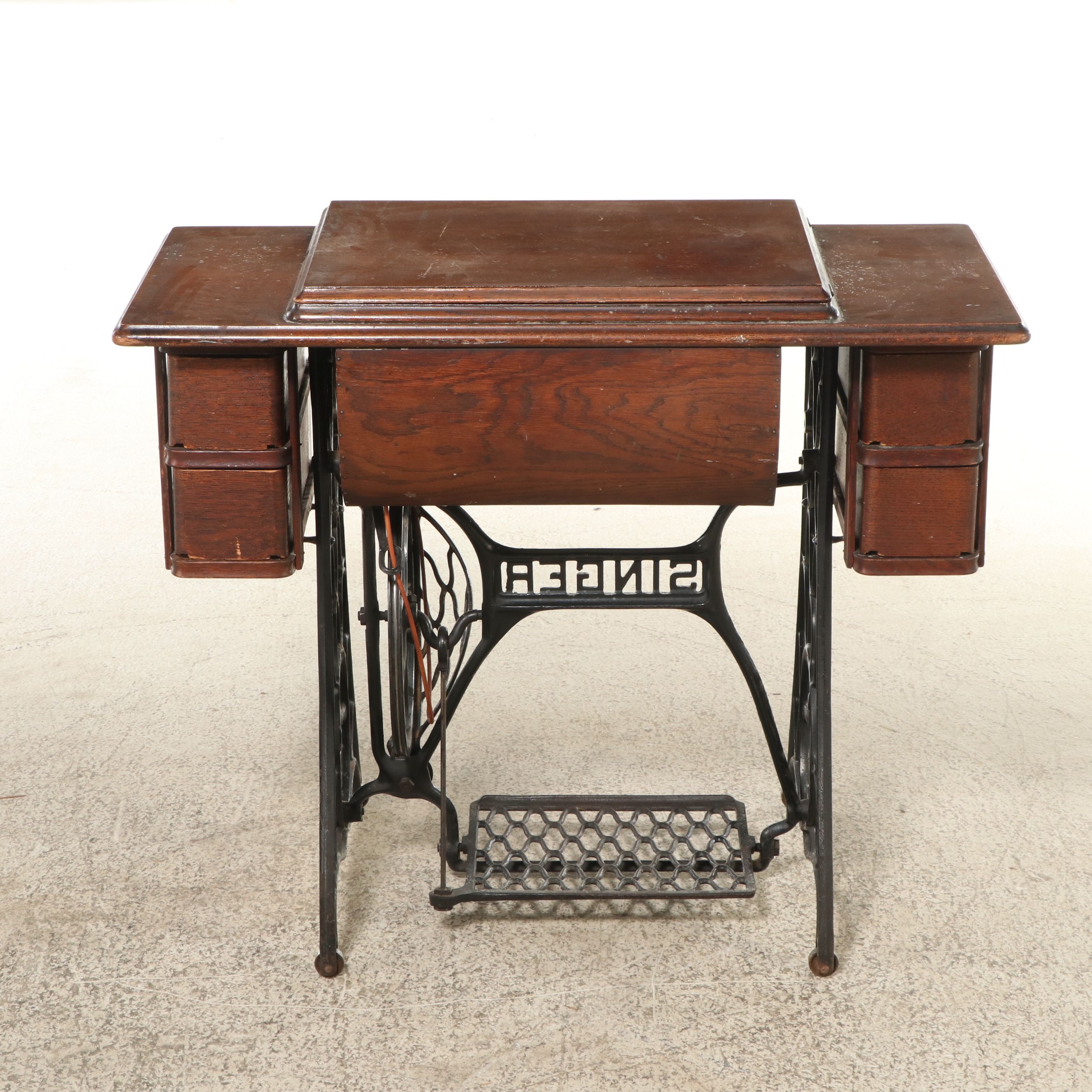 Singer Treadle Sewing Machine with Oak and Cast Iron Sewing Table