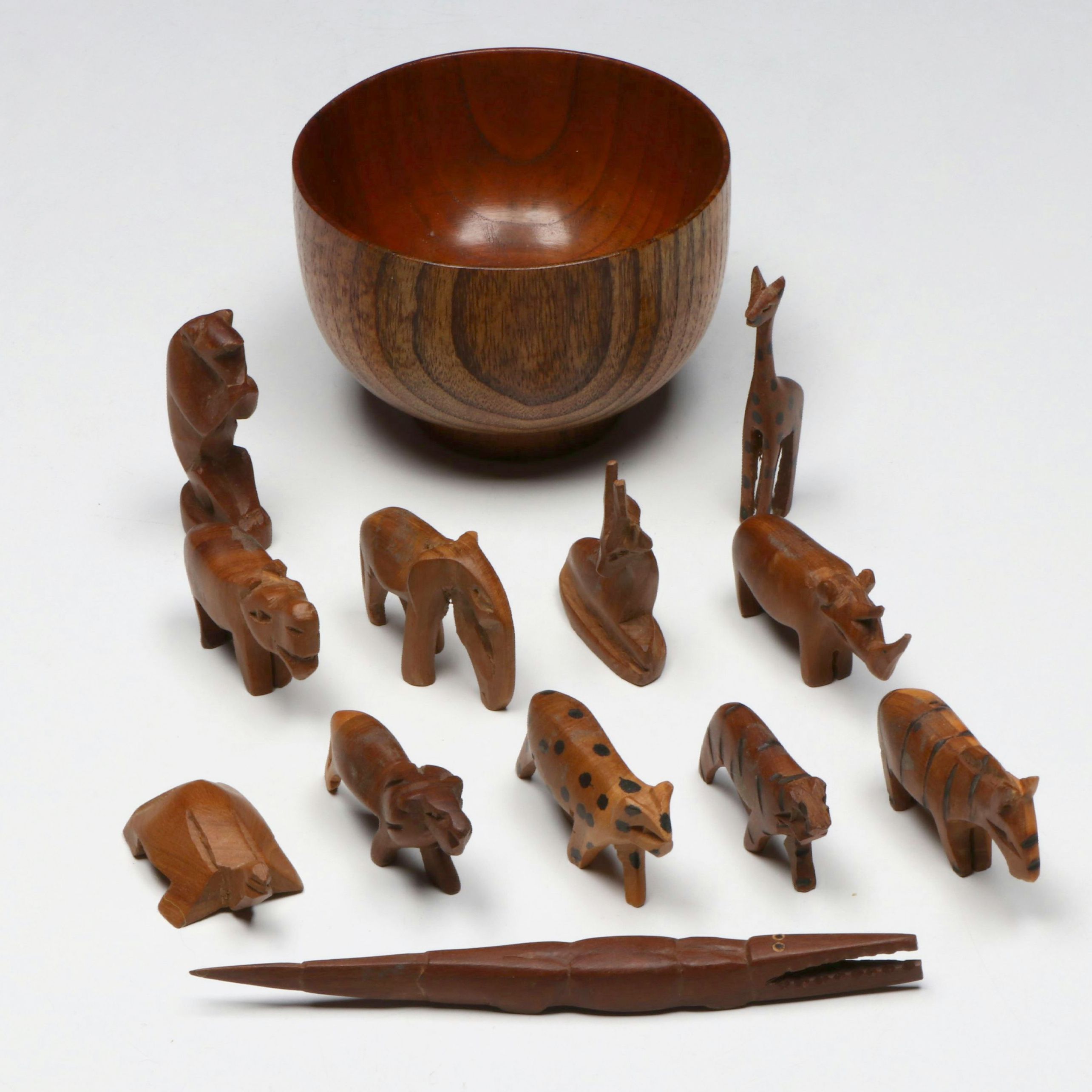 Kenyan Hand-Carved Wooden Animal Figurines in Rosas Artcrafts Bowl