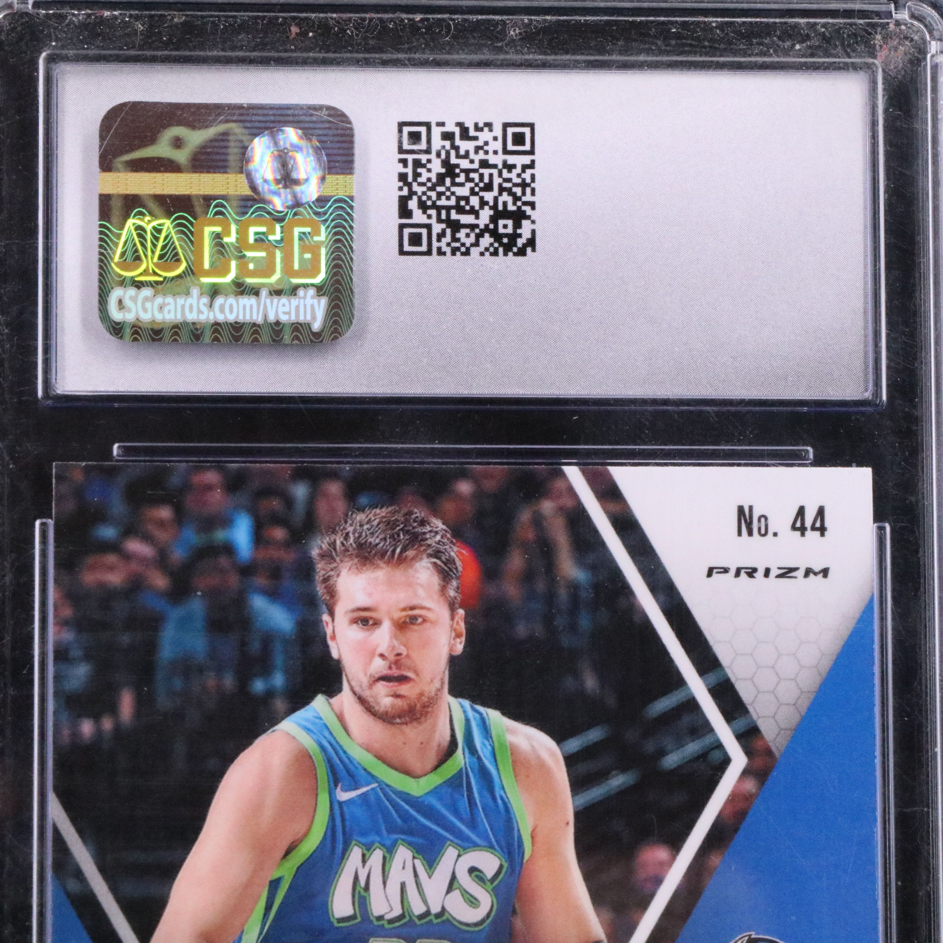 2019-20 Mosaic Luka Doncic Reactive Orange Prizm Basketball Card Graded CSG 10
