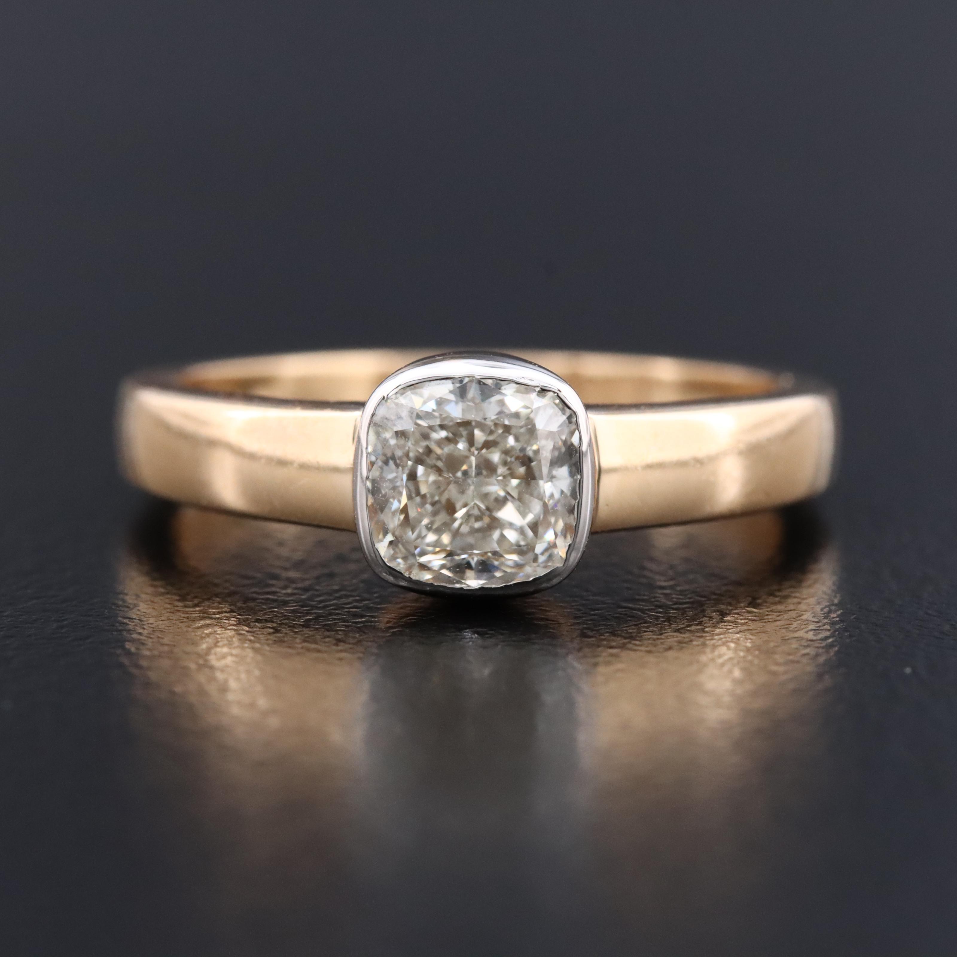 18K 1.00 CT Diamond Solitaire Ring with GIA Report