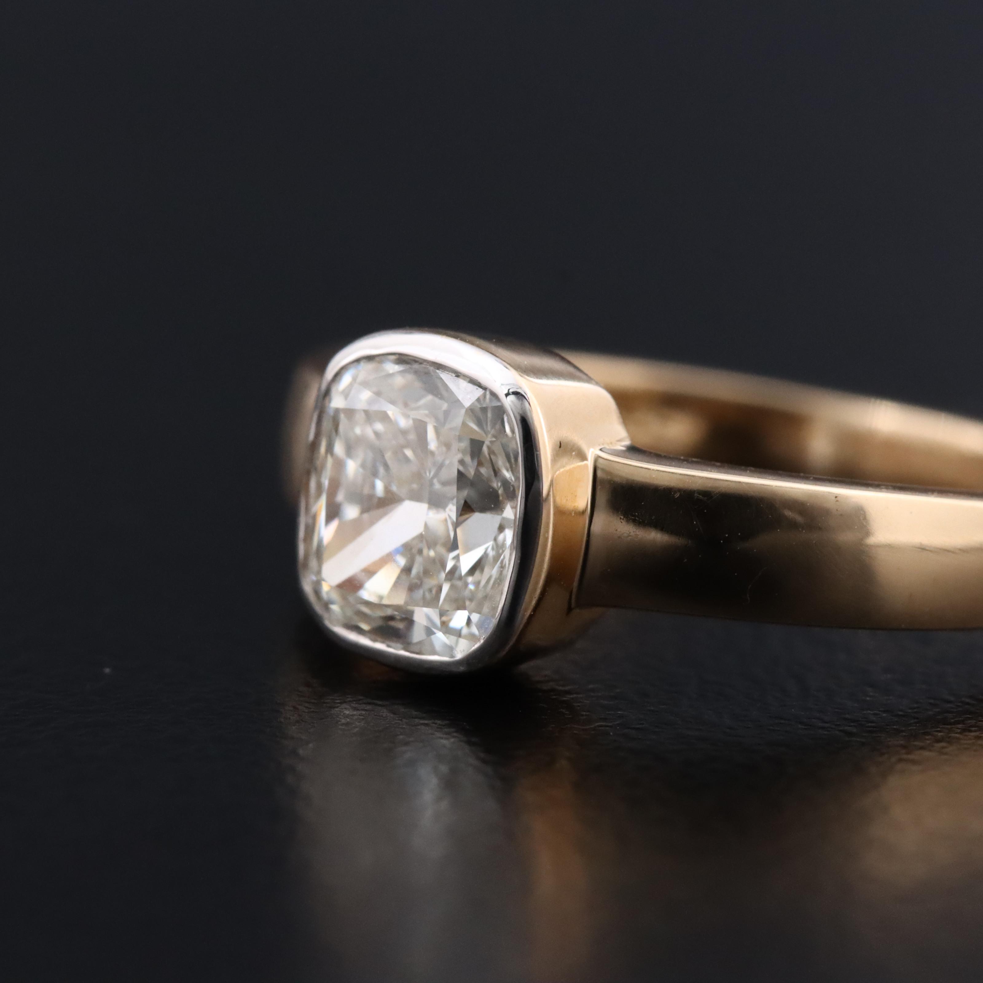 18K 1.13 CT Diamond Solitaire Ring with GIA Report