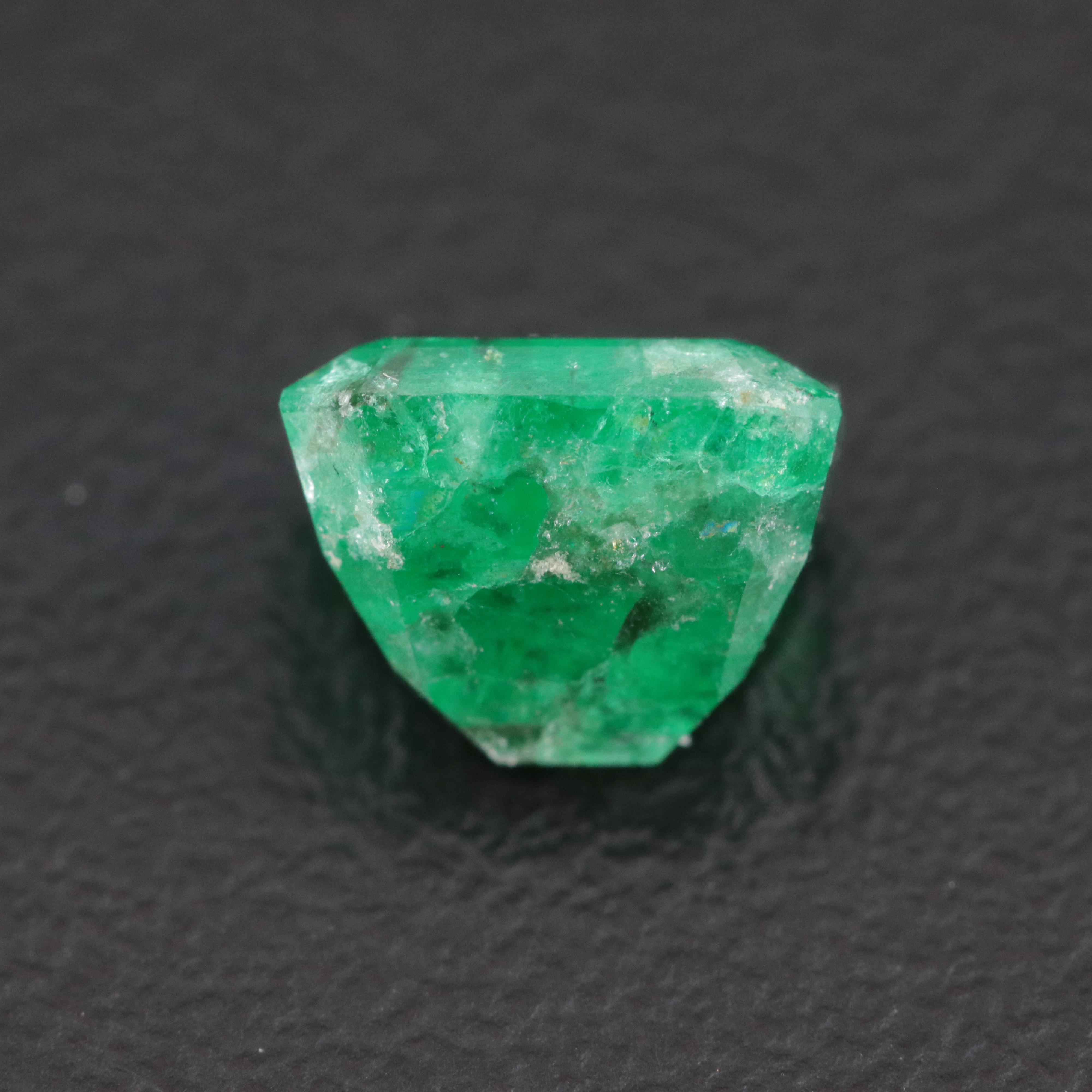 Loose 1.76 CT Emerald