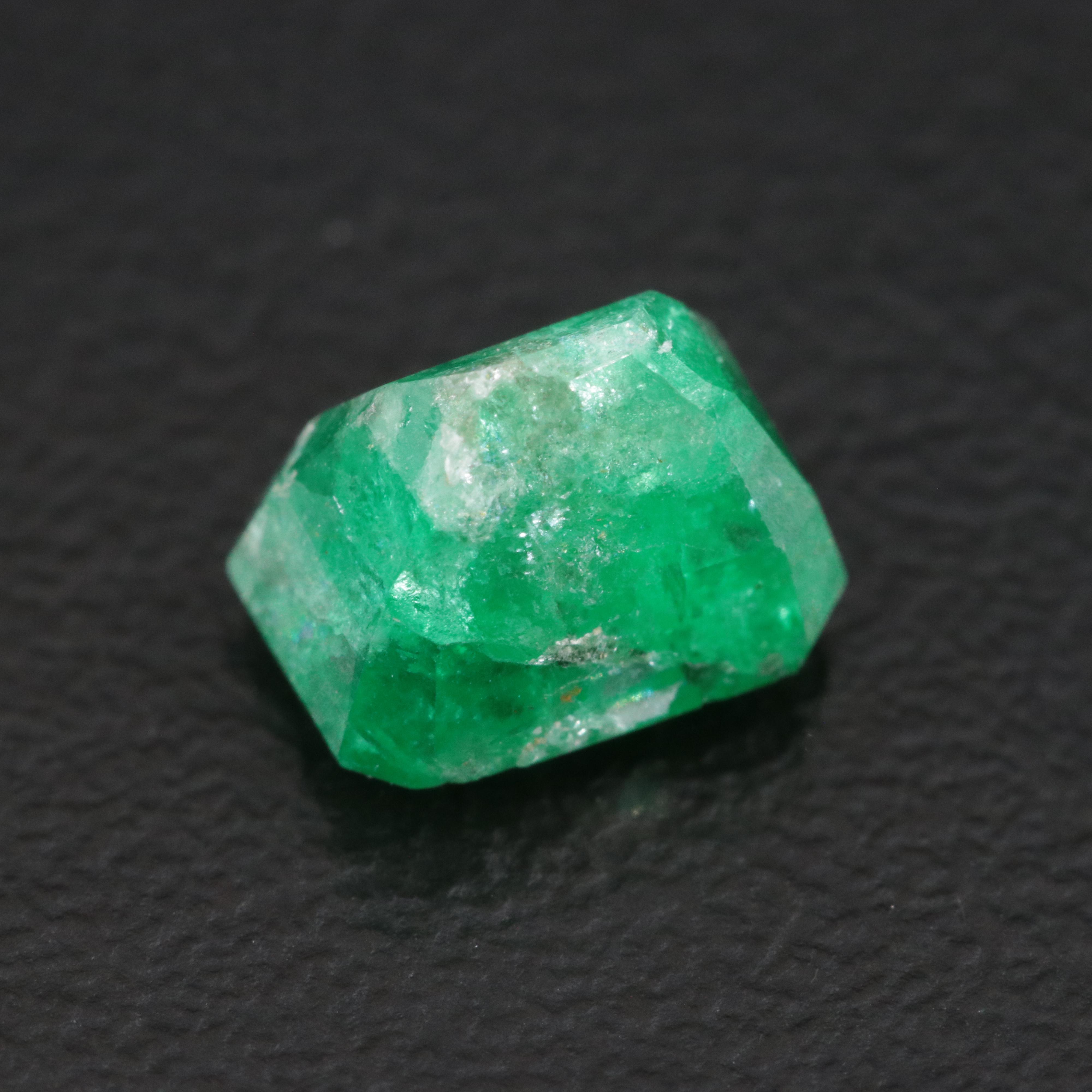 Loose 1.76 CT Emerald