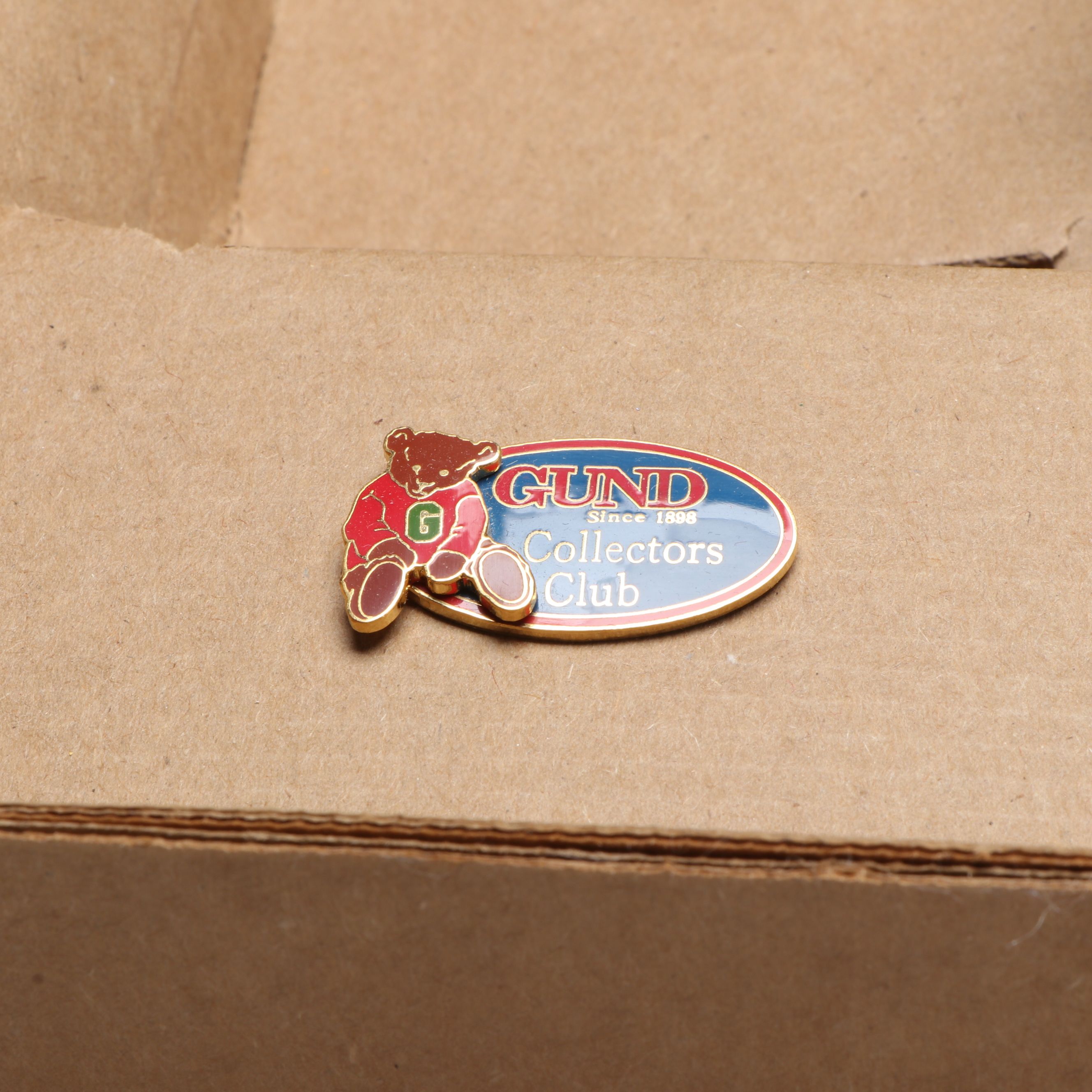 GUND Collectors Club 1999 with Other Bears and Collectors Items