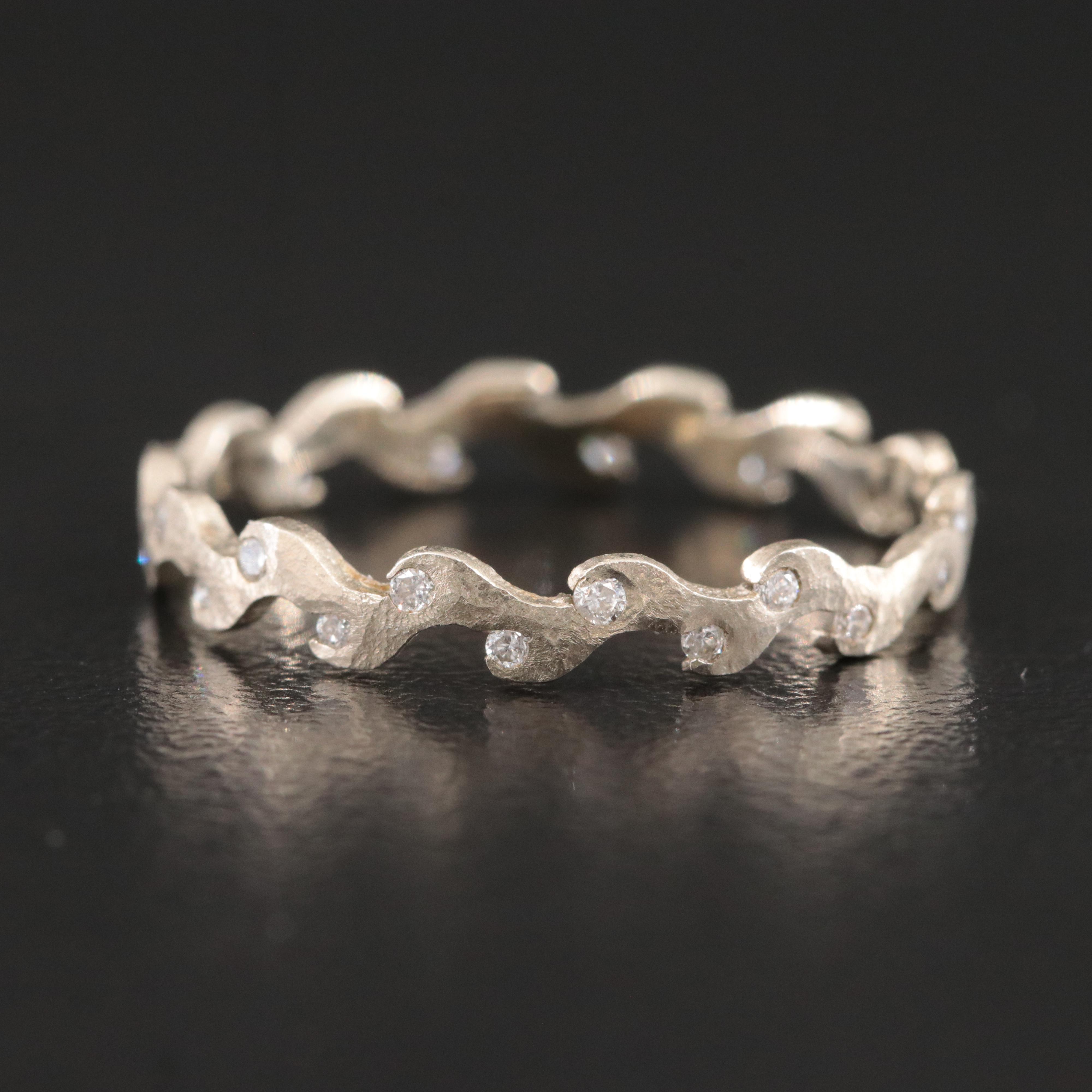 18K 0.17 CTW Diamond Wave Ring