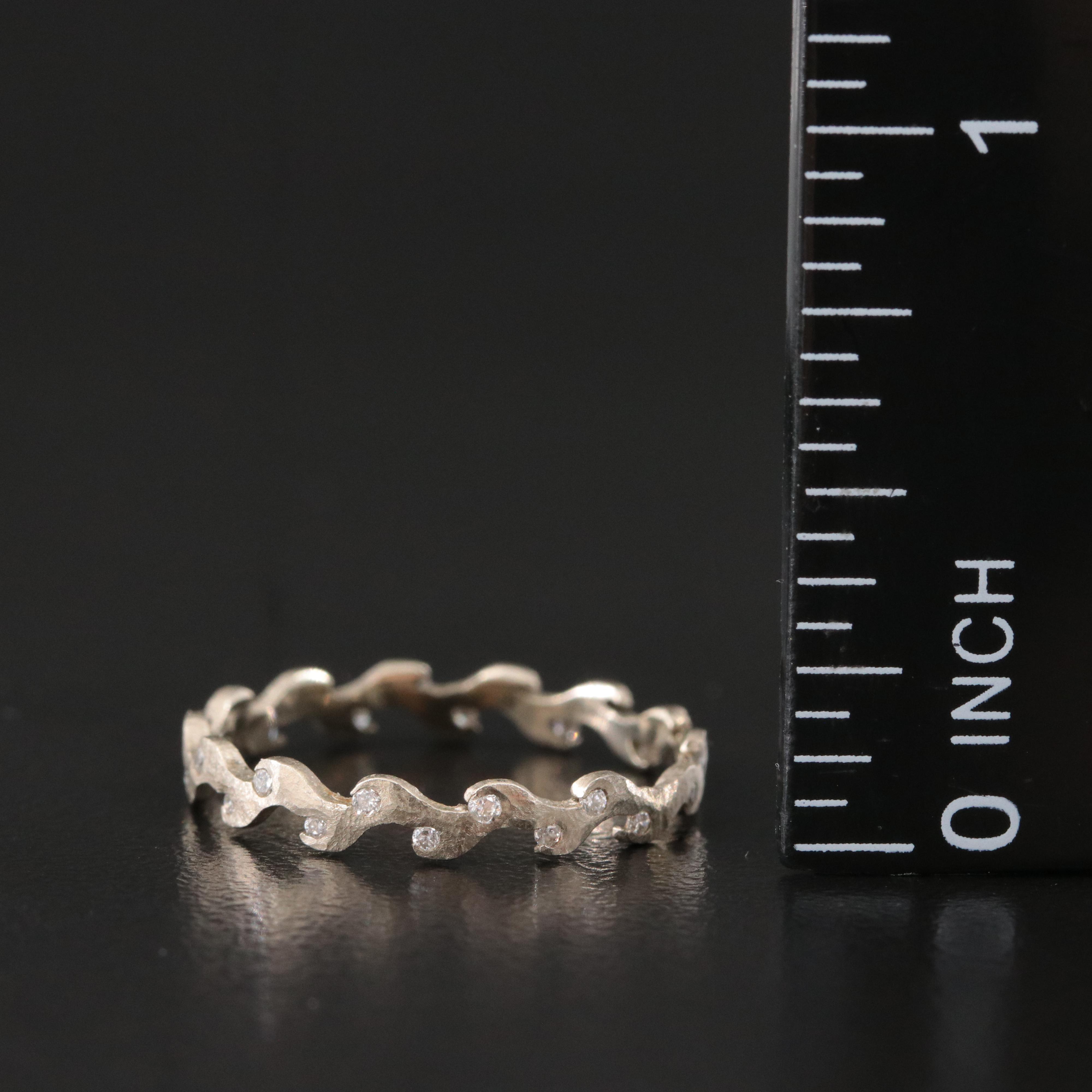 18K 0.17 CTW Diamond Wave Ring