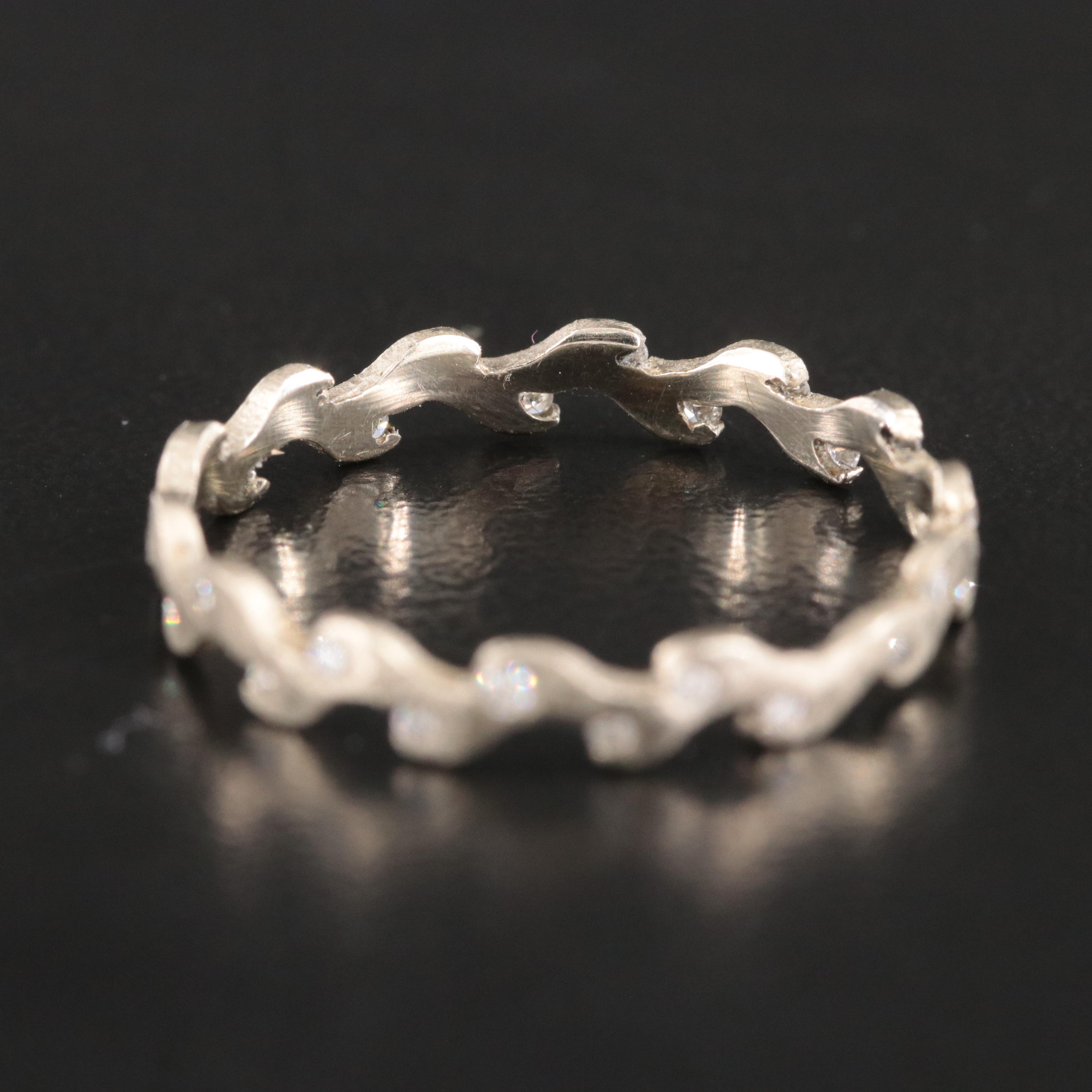 18K 0.17 CTW Diamond Wave Ring