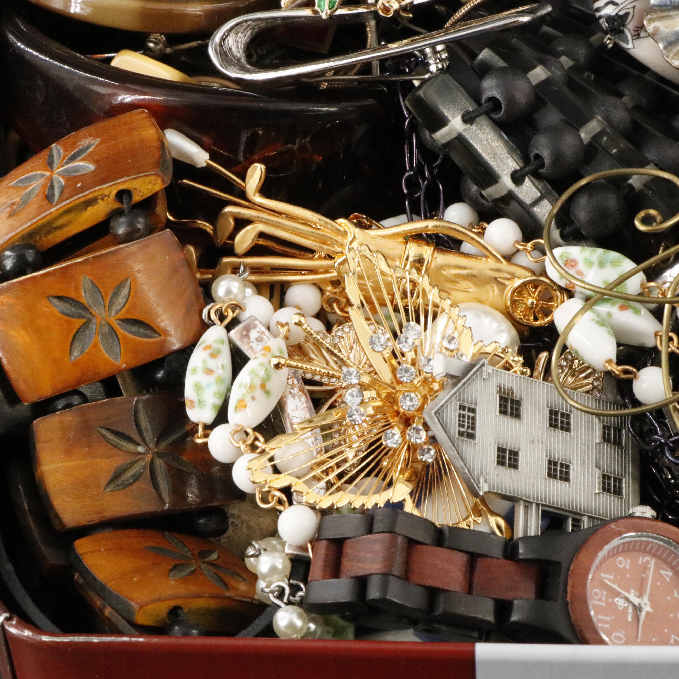 Uncommon Discoveries: Jewelry Collection