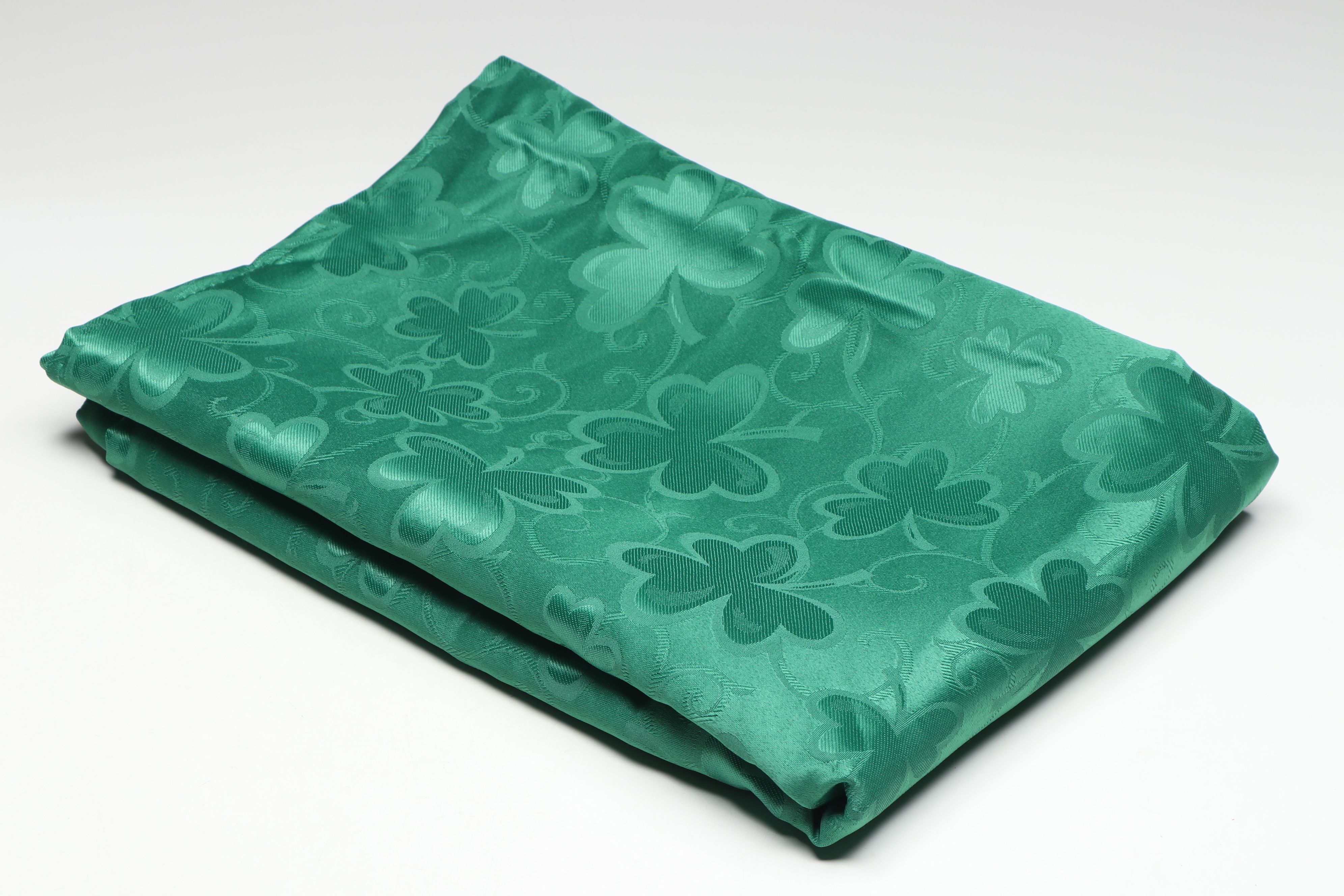 Royal Tara, Godinger with Other Ceramic Shamrock Tableware and Bakeware