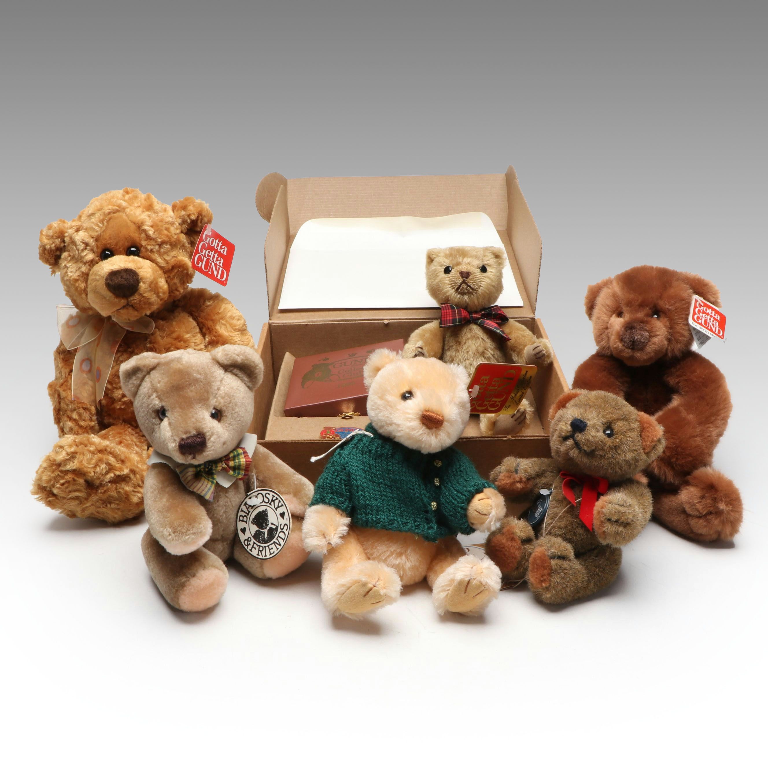 GUND Collectors Club 1999 with Other Bears and Collectors Items