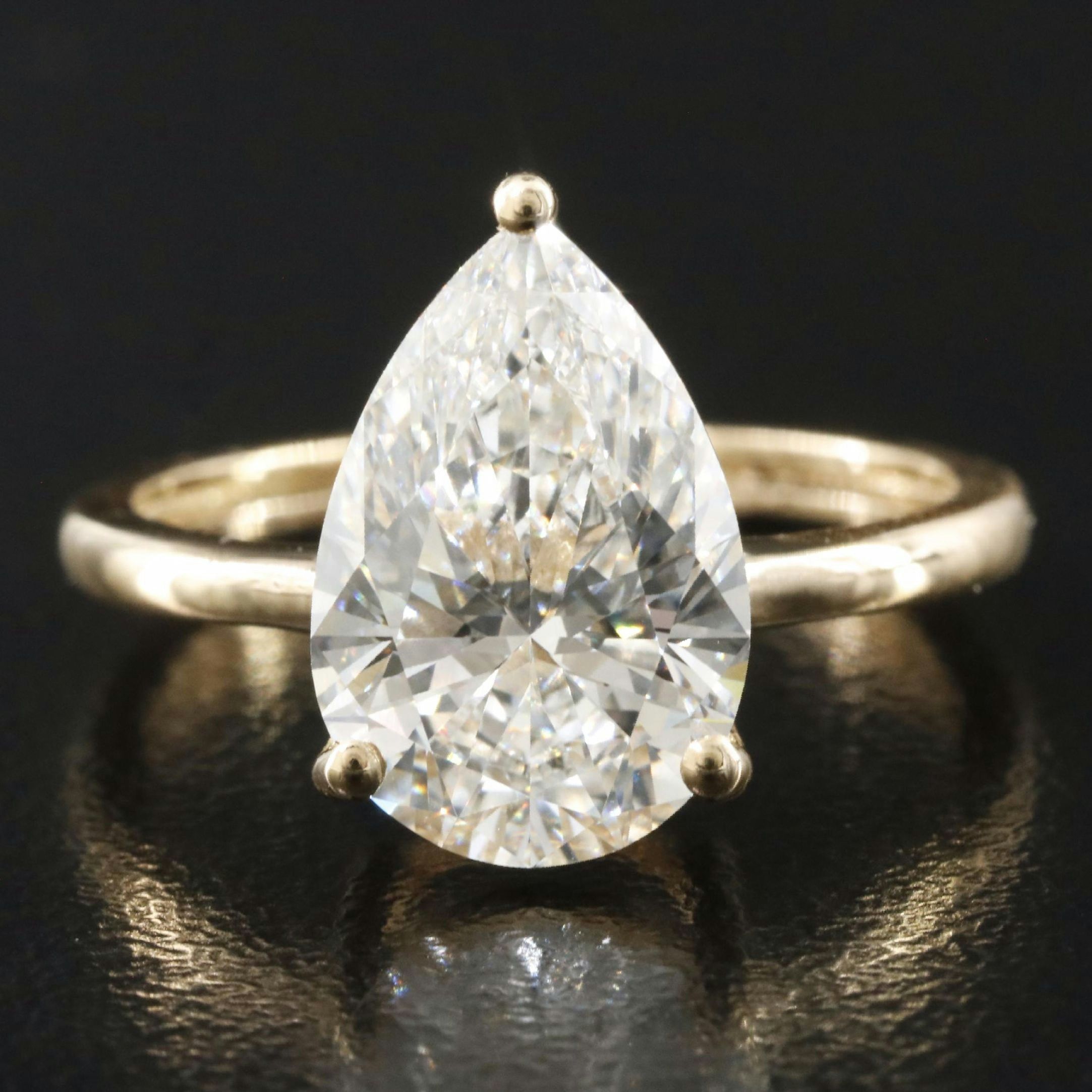 18K 3.01 CT Lab Grown Diamond Solitaire Ring with IGI Report