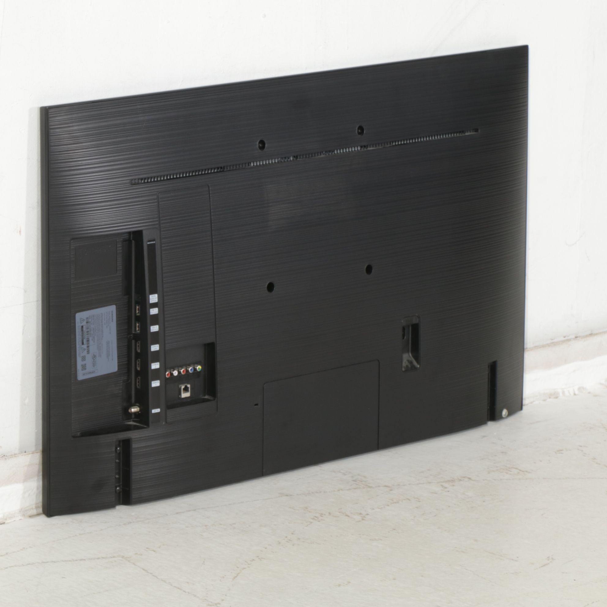 Samsung 43-Inch Class LED 4K Smart TV with Wall Mount