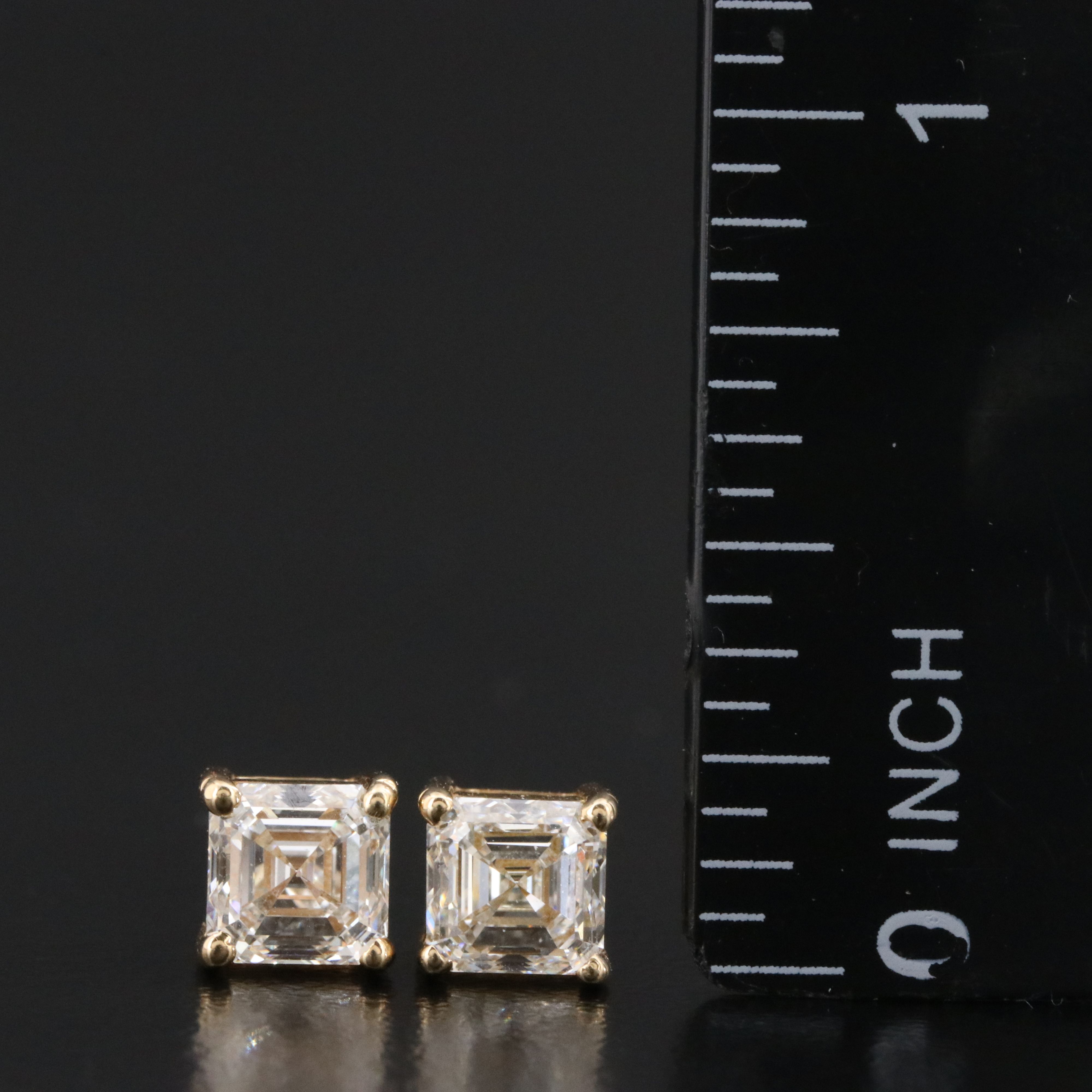 18K 2.00 CTW Diamond Stud Earrings with GIA Reports