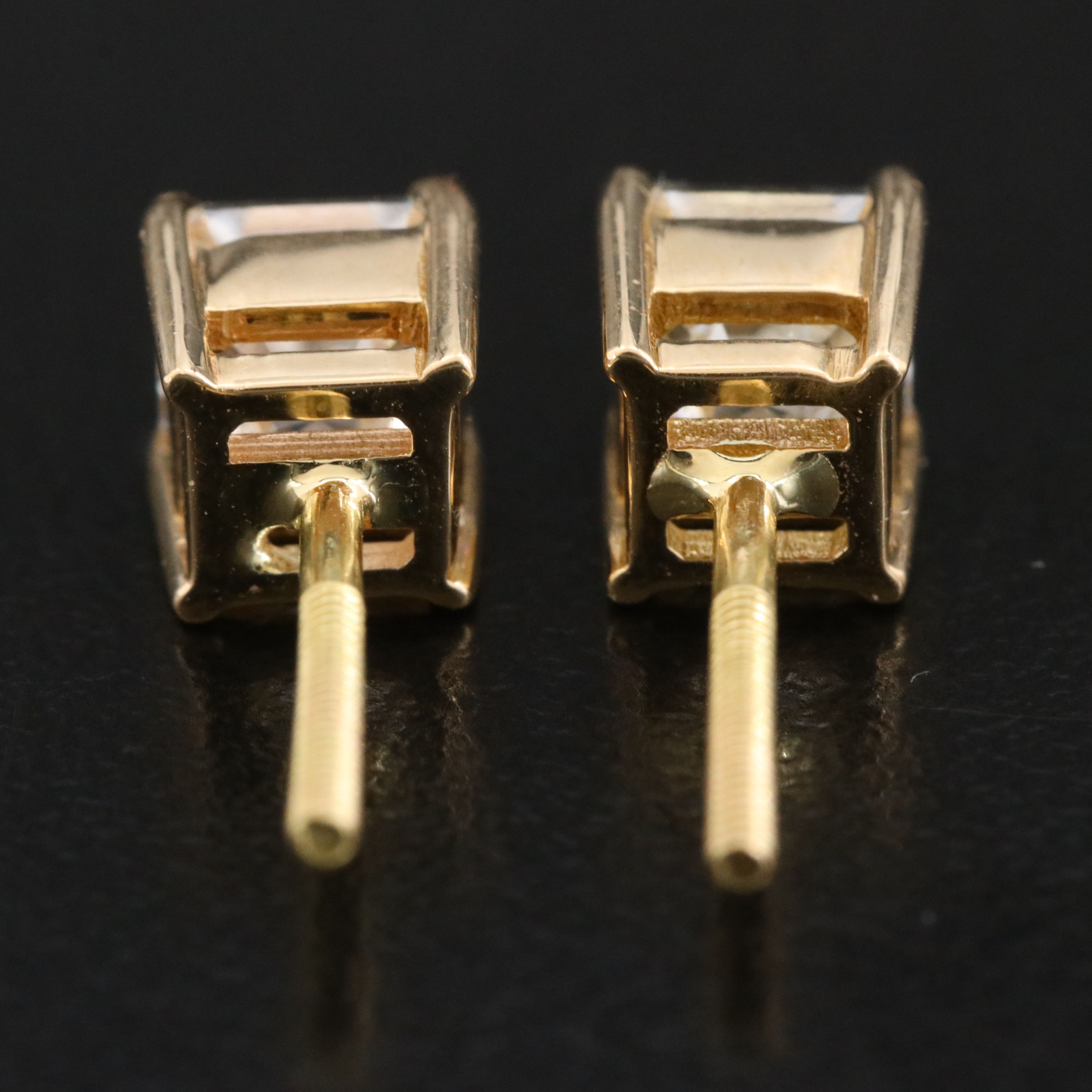 18K 2.00 CTW Diamond Stud Earrings with GIA Reports