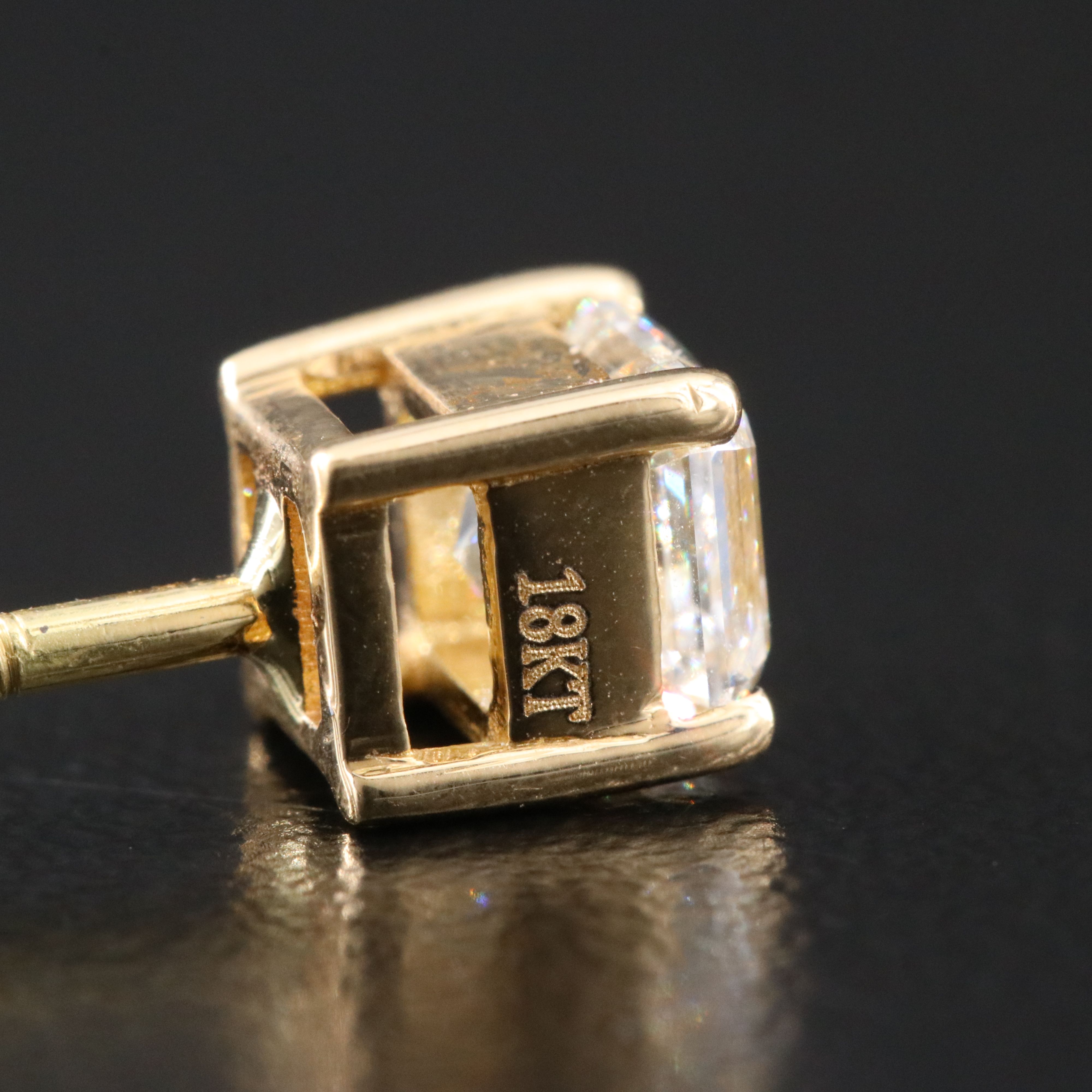 18K 2.00 CTW Diamond Stud Earrings with GIA Reports