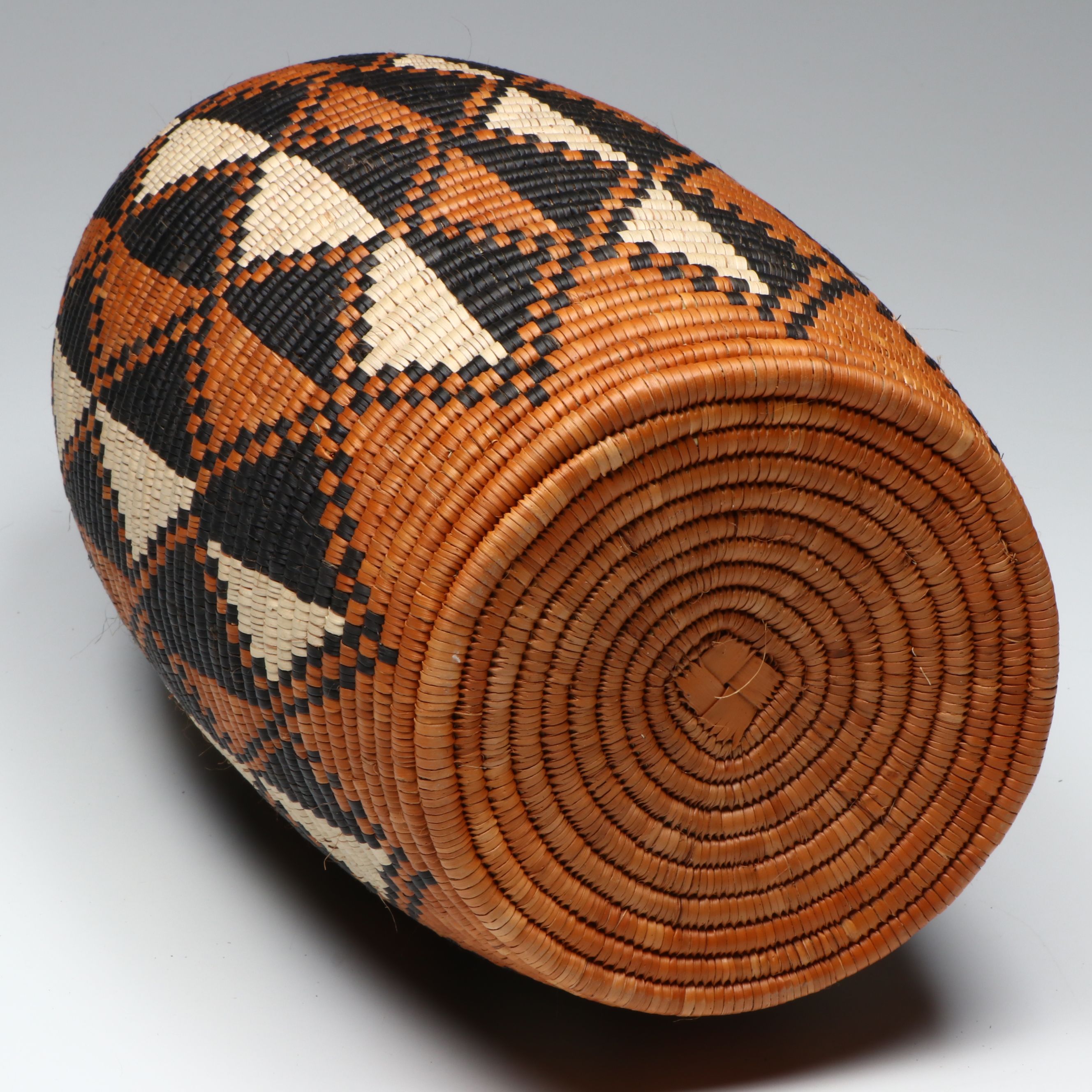 Zodwo Gewezo South African Zulu Peoples Oval-Shaped Ilala Palm Basket
