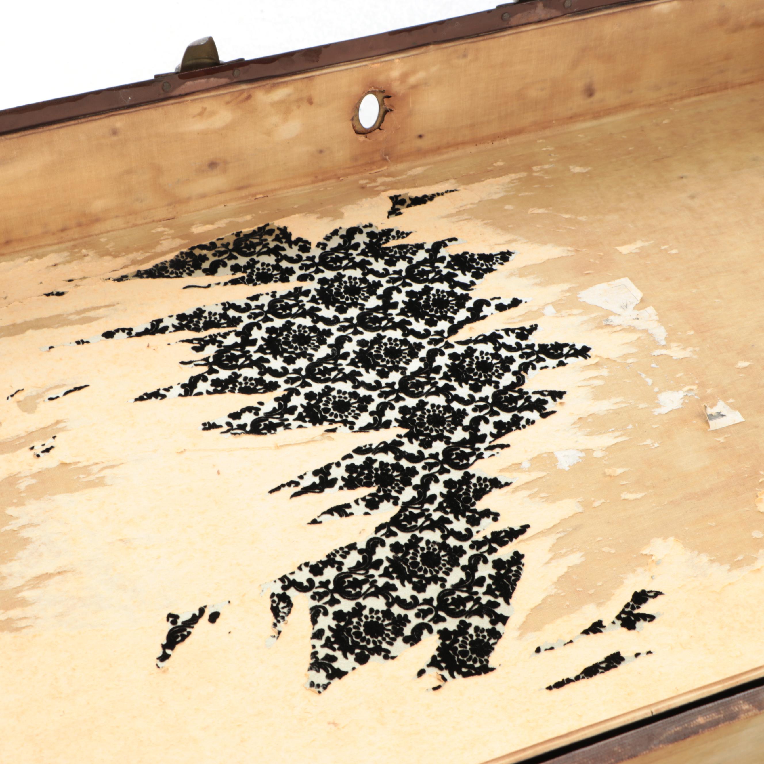 Yale & Towne Mfg. Co. Antique Steamer Trunk