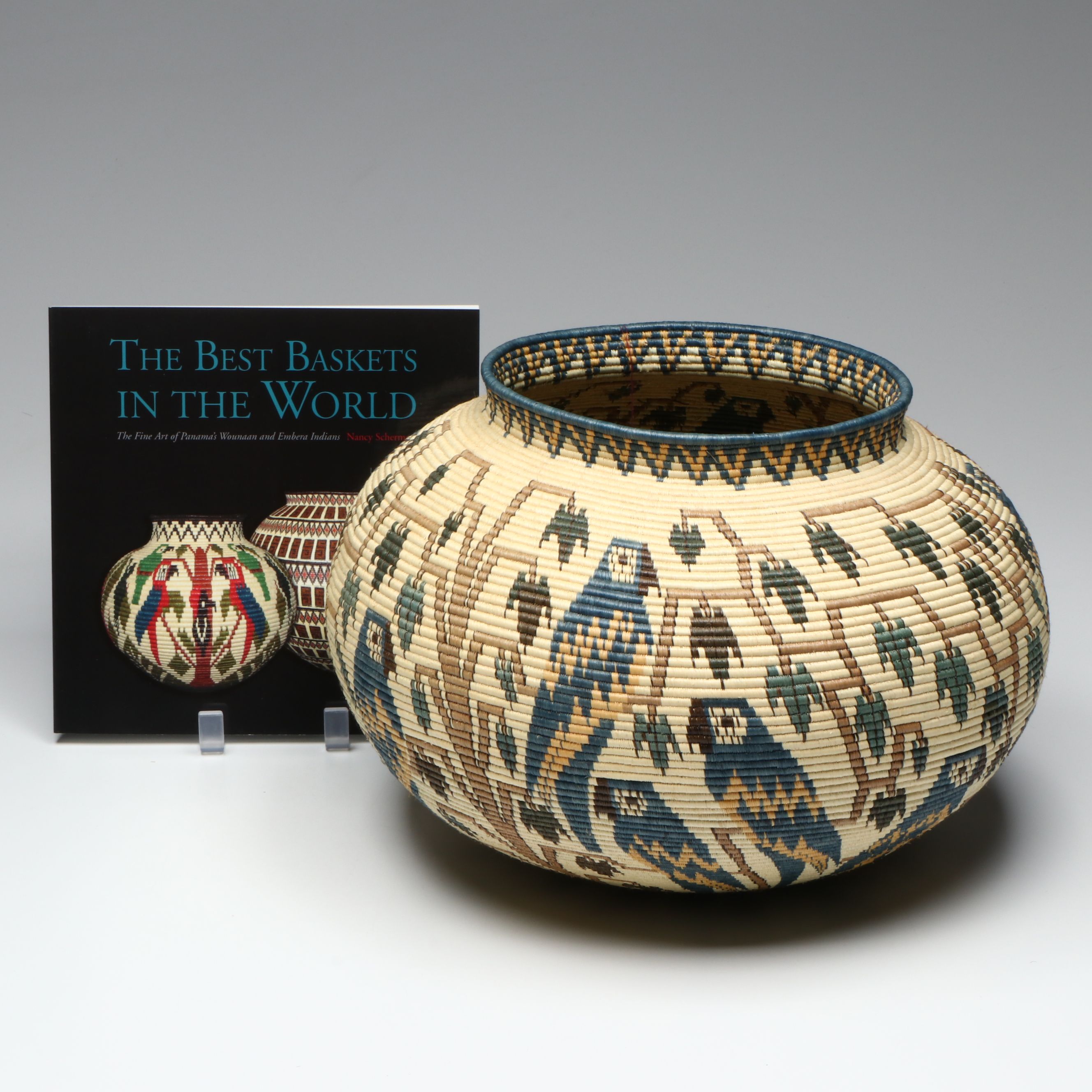Panamanian Emberá by Flor Handwoven Basket with Polychrome Macaws