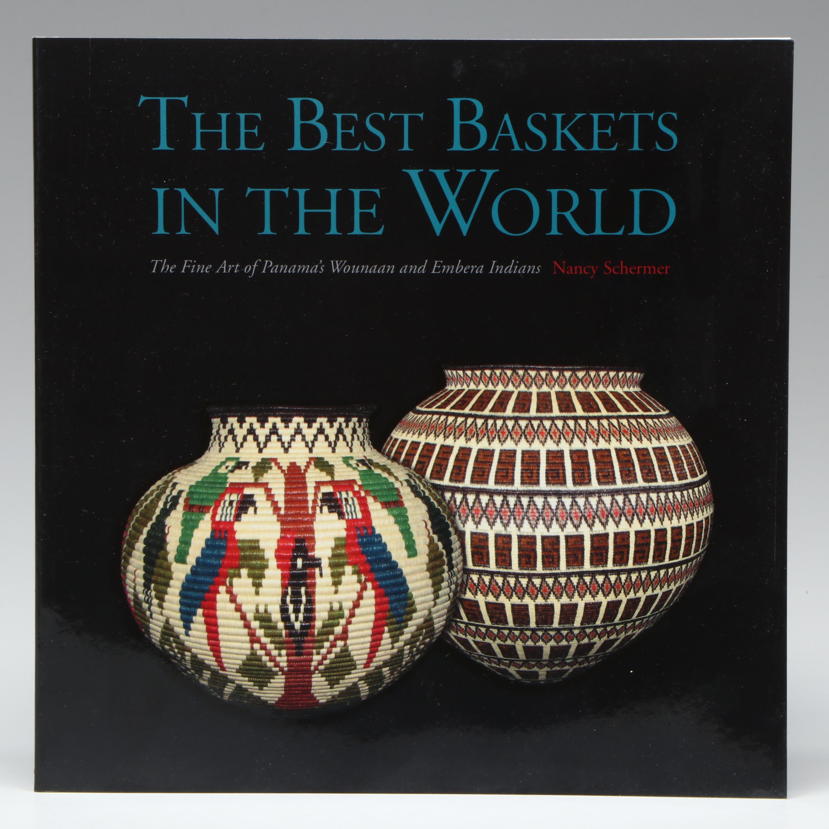 Panamanian Emberá-Wounaan Plant Fiber Basket with Polychrome Tropical Birds