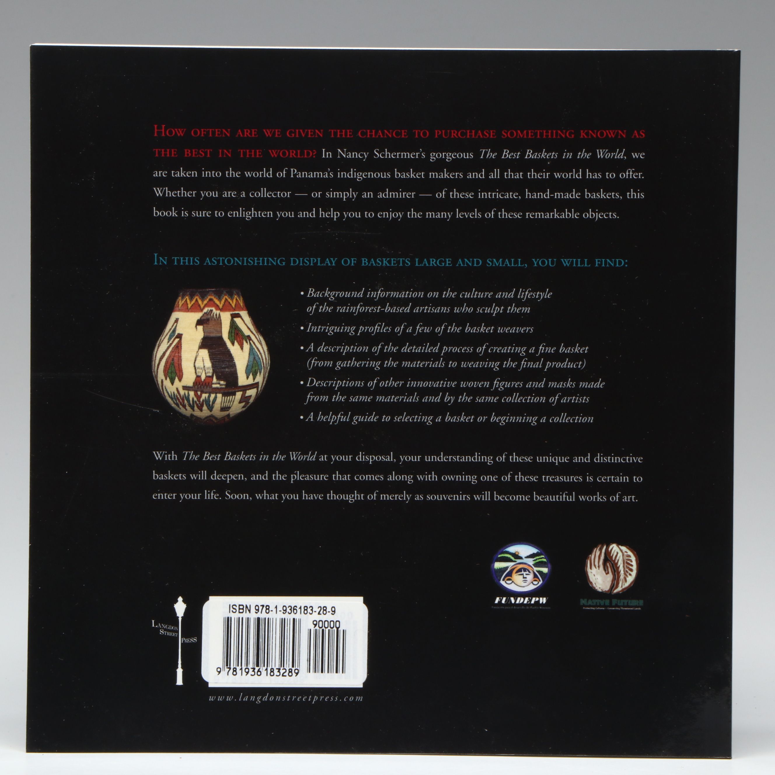 Panamanian Emberá-Wounaan Plant Fiber Basket with Polychrome Tropical Birds