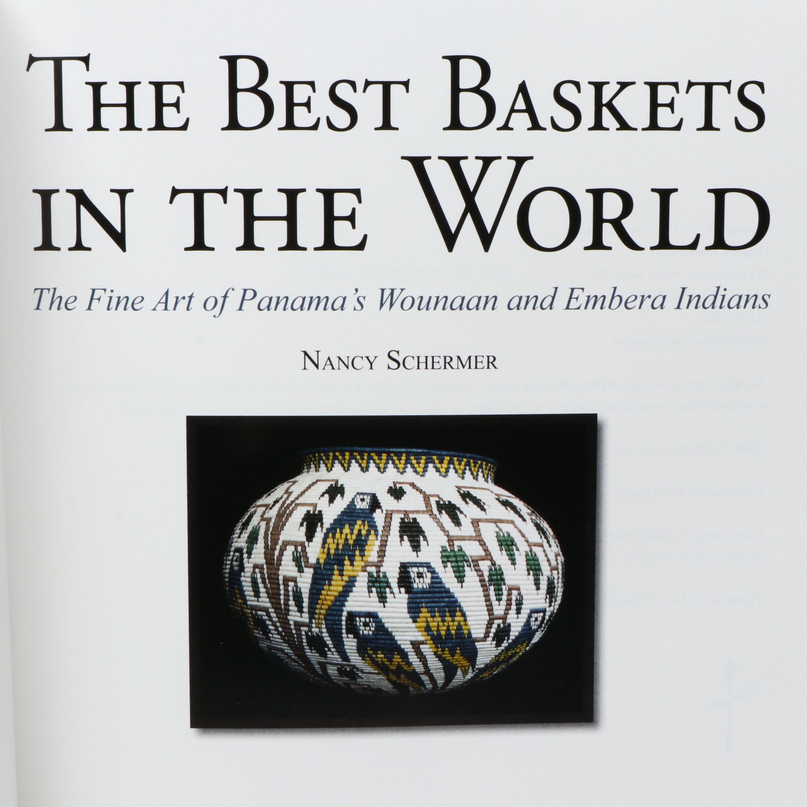 Panamanian Emberá-Wounaan Plant Fiber Basket with Polychrome Tropical Birds