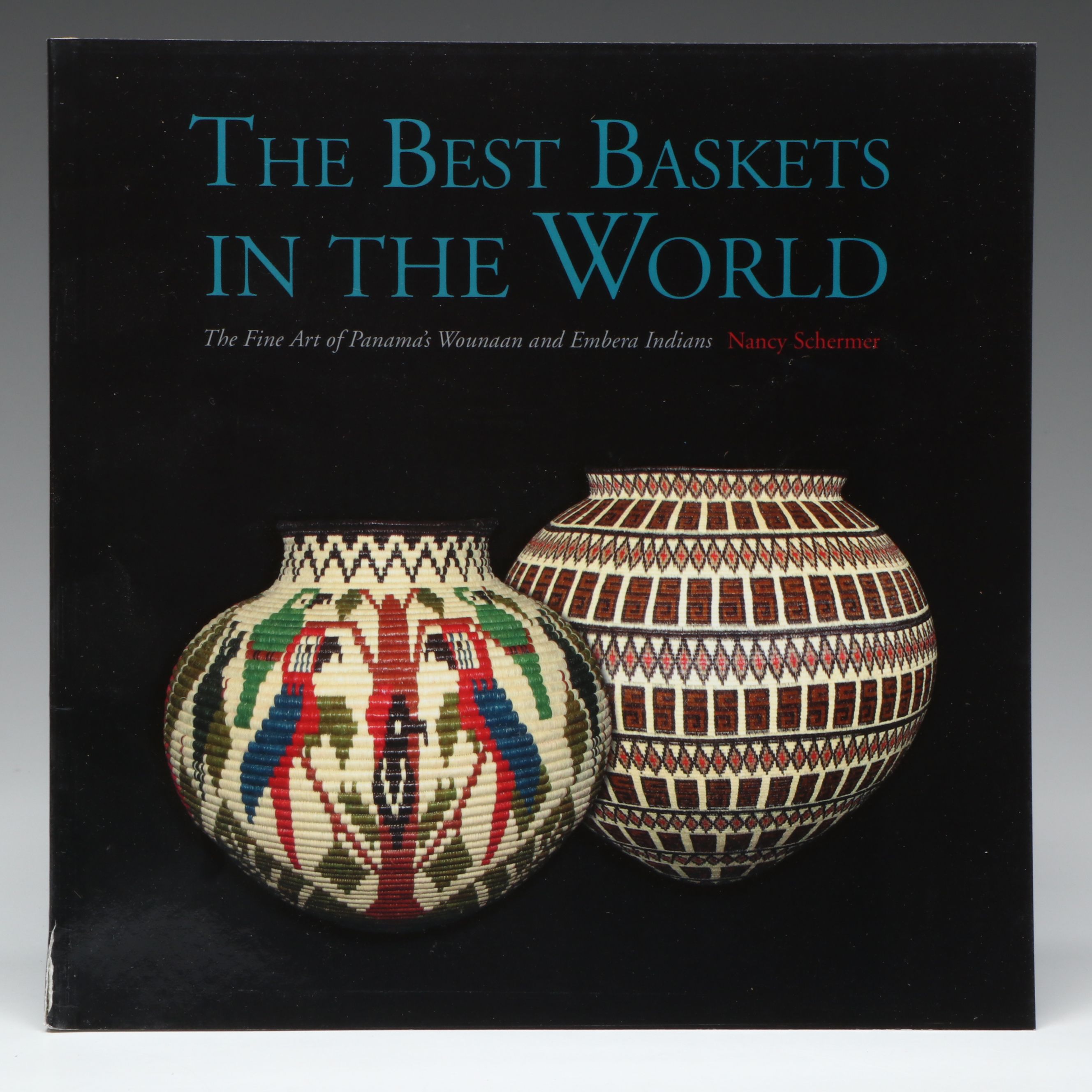 Panamanian Emberá-Wounaan Plant Fiber Basket with Heart-Shaped Leaves and Birds