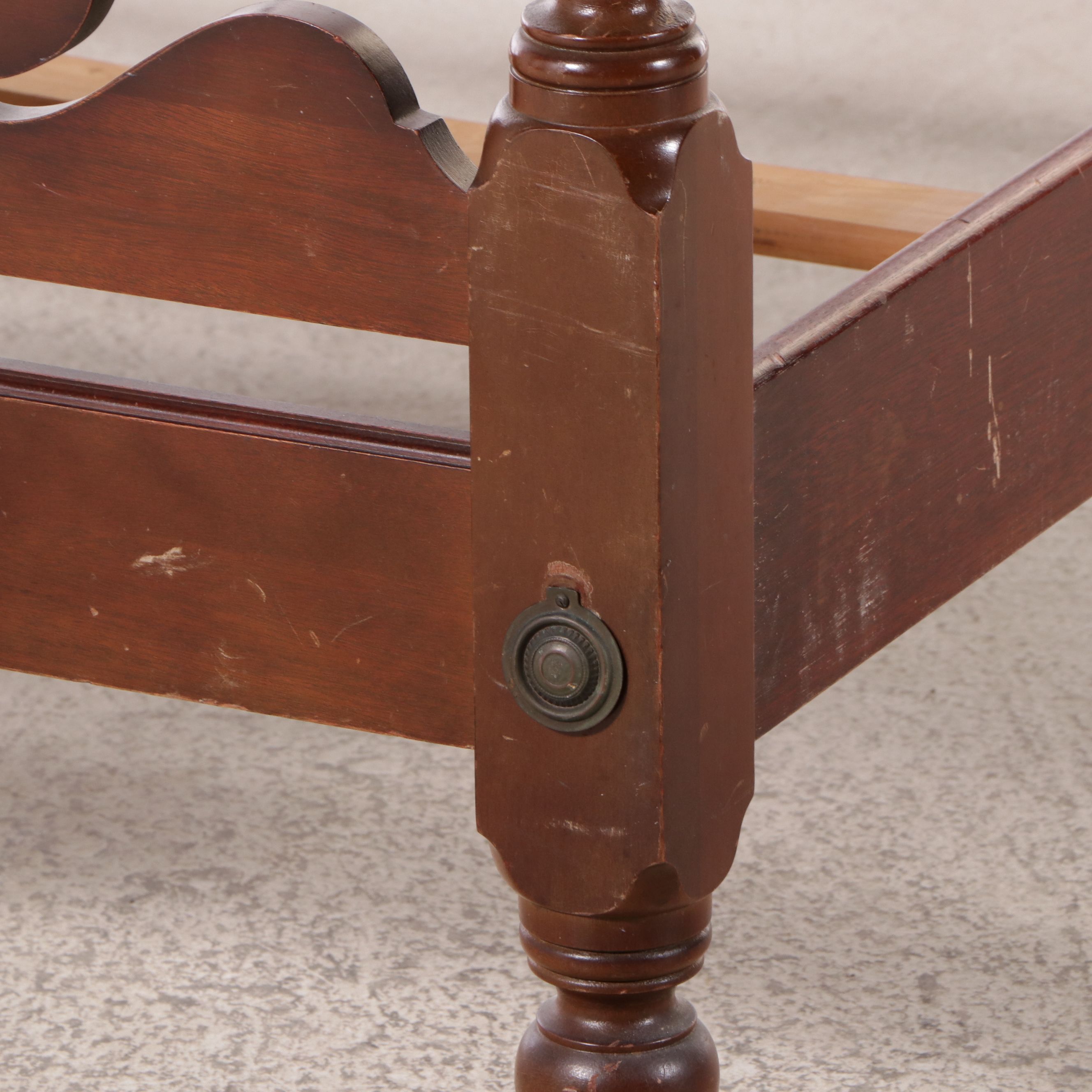 The Kling Factories Federal Style Mahogany Bed Frame, Early to Mid-20th Century