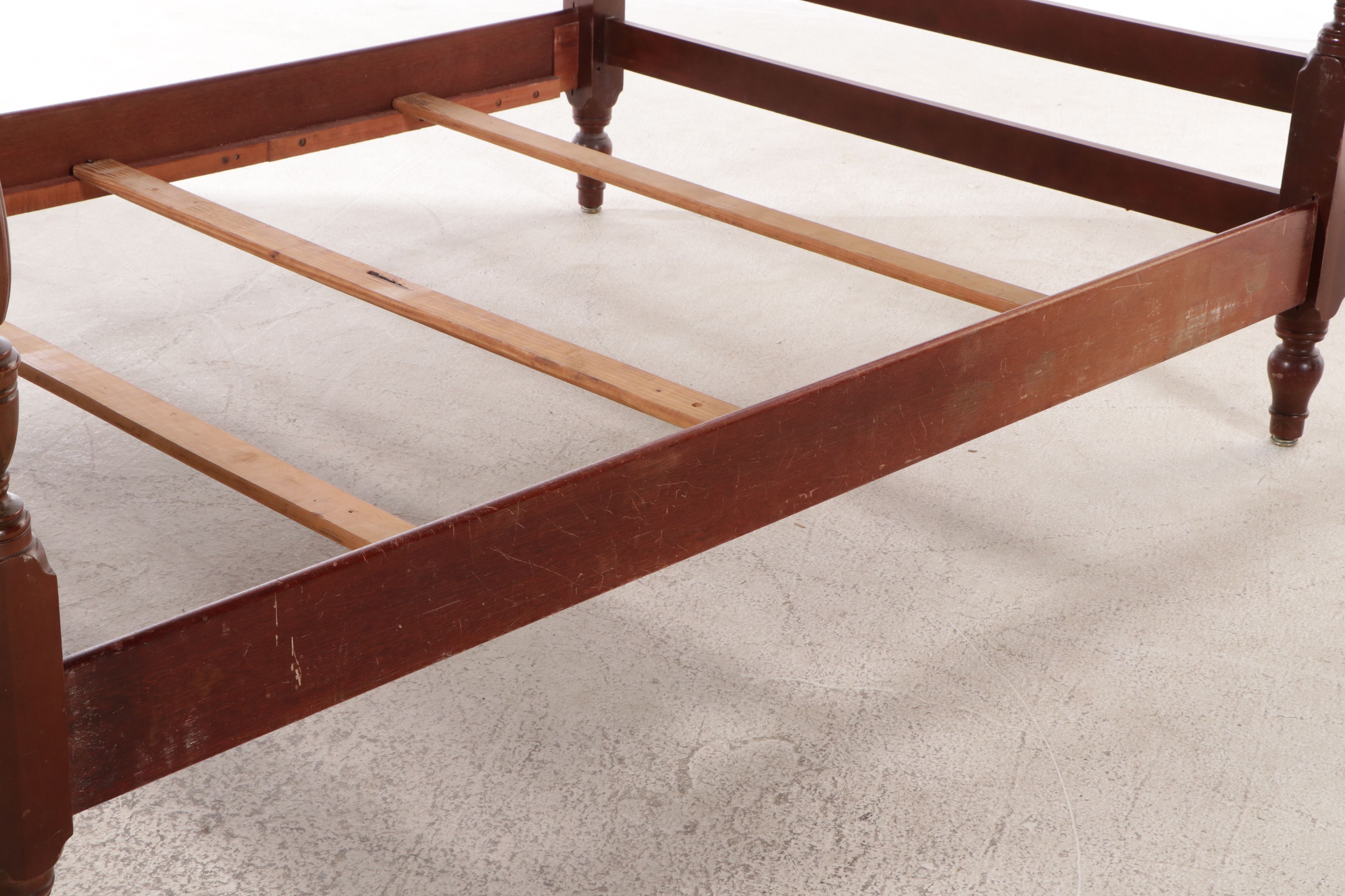 The Kling Factories Federal Style Mahogany Bed Frame, Early to Mid-20th Century