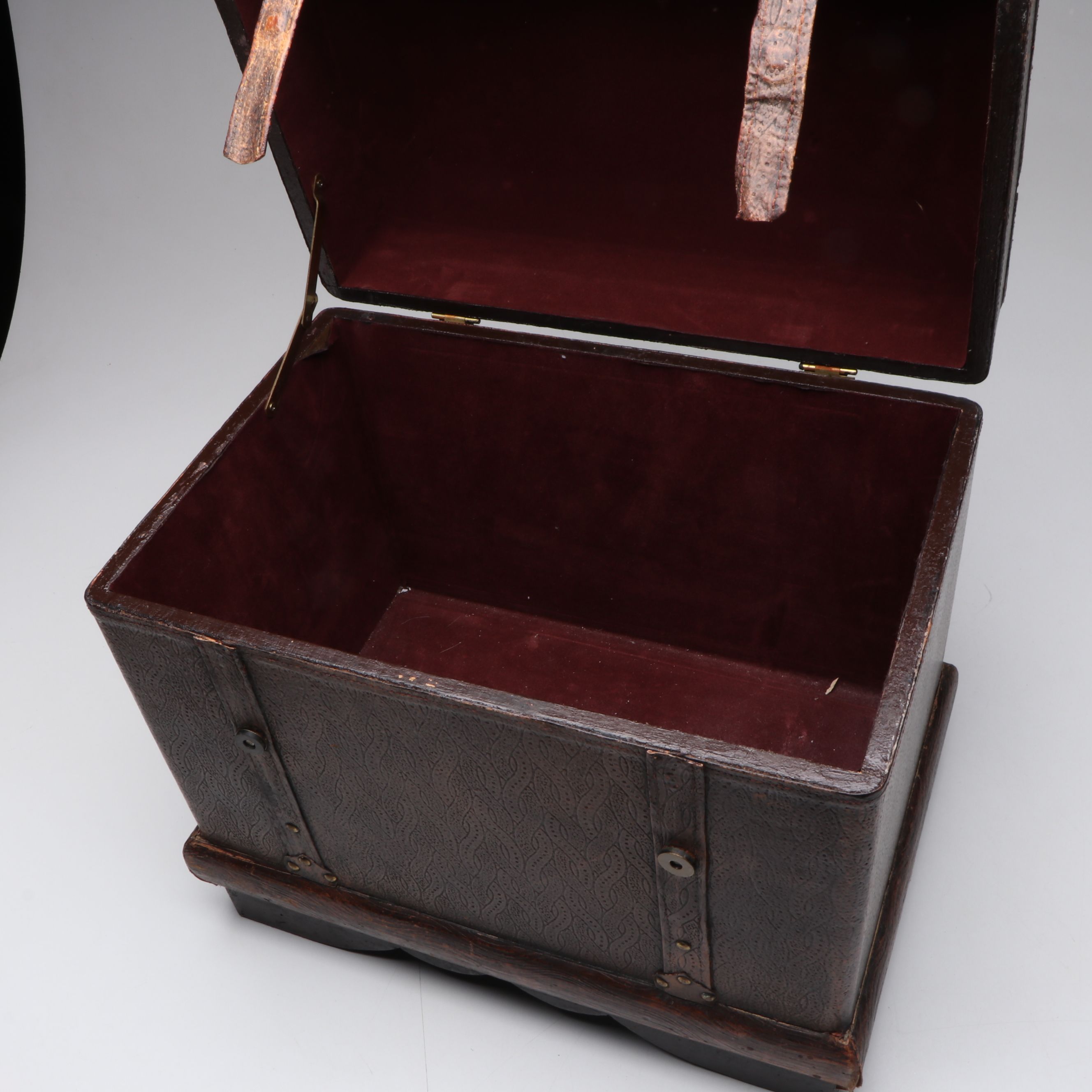 Leather Lined Chest with Southwestern Style Blanket