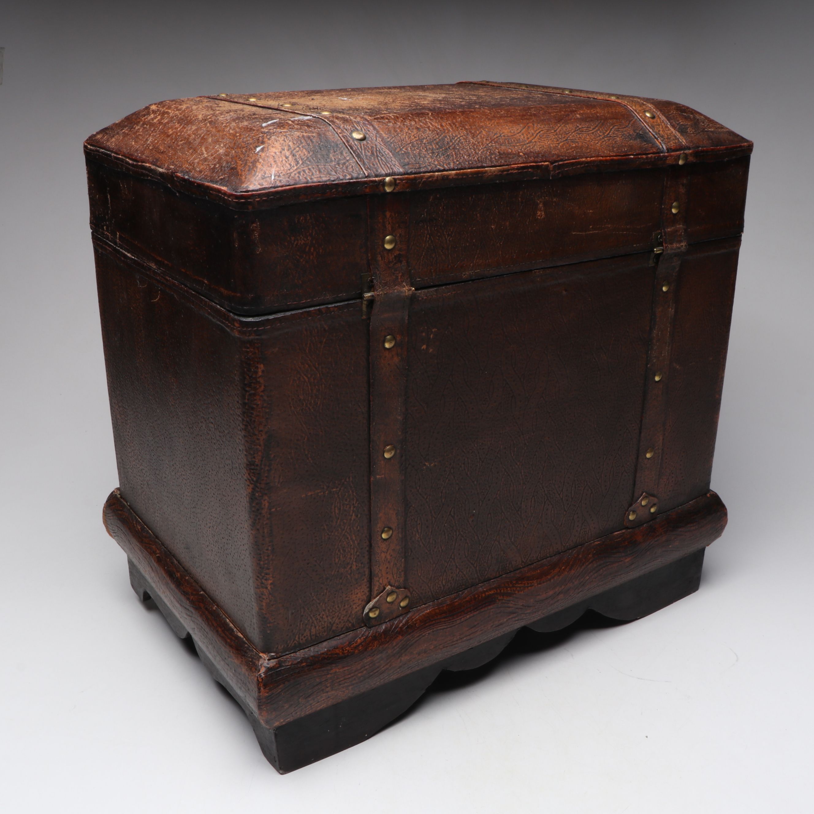 Leather Lined Chest with Southwestern Style Blanket