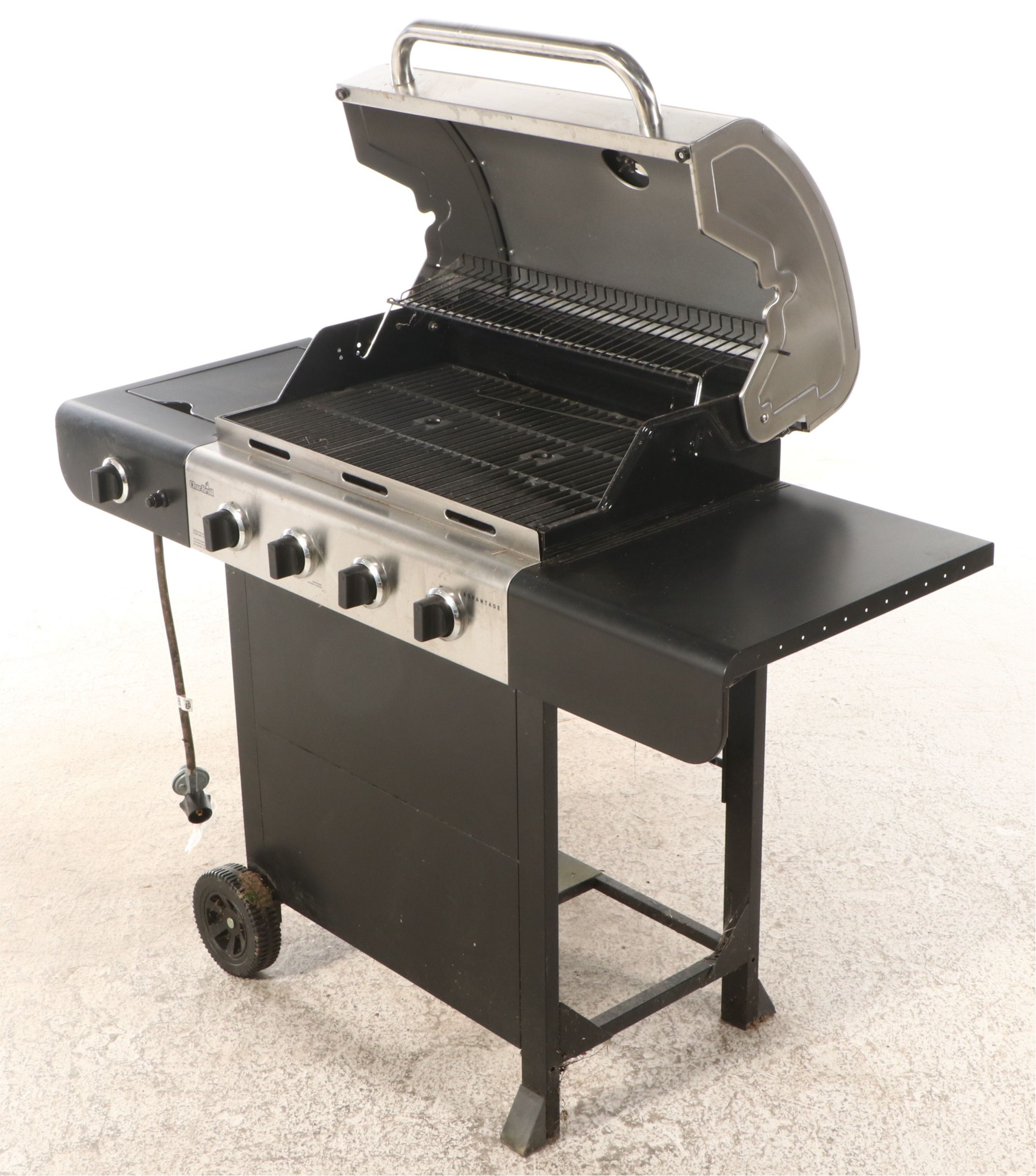 Char-Broil Advantage Series 4-Burner Propane Gas Grill