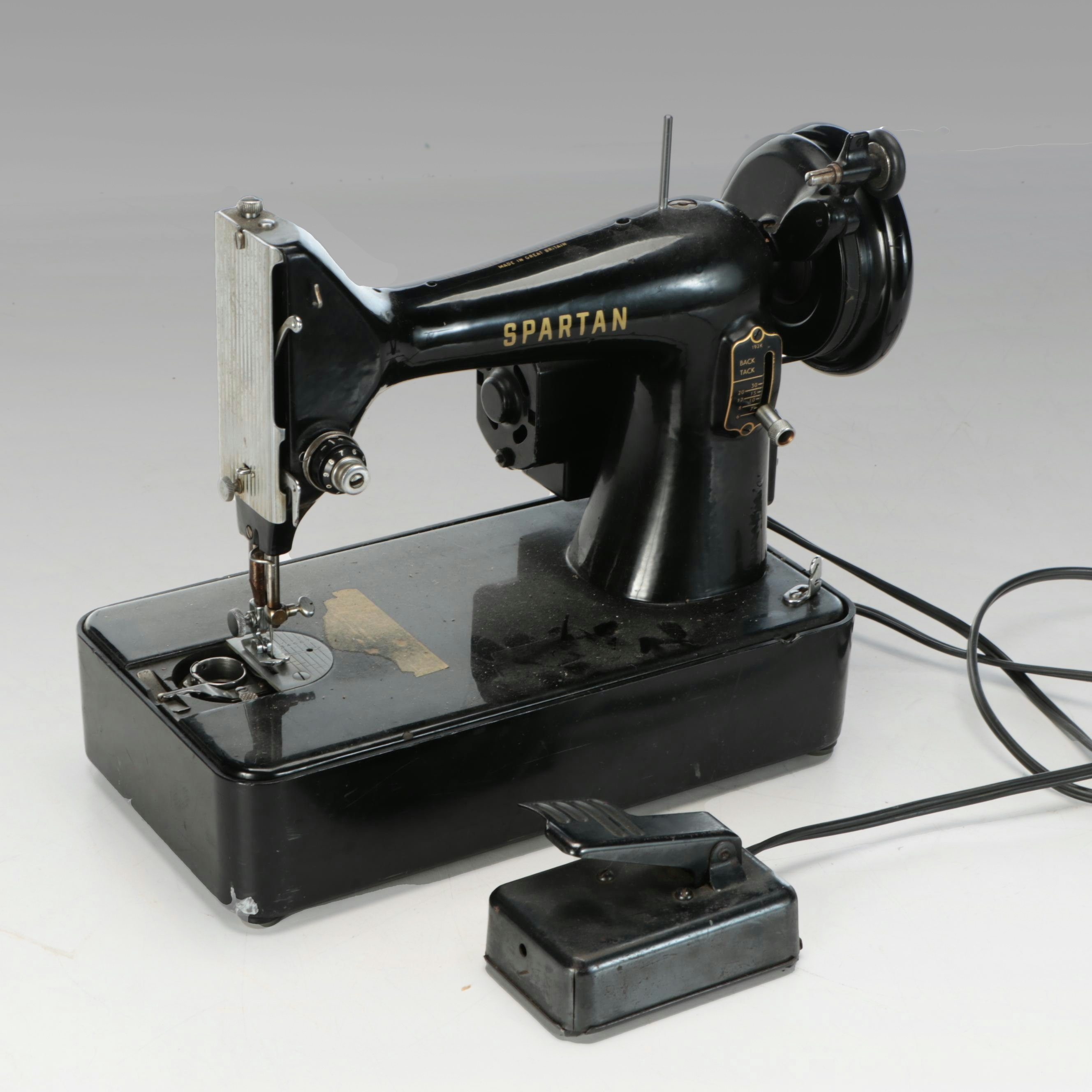 Singer Spartan 192K Sewing Machine, Mid-20th Century