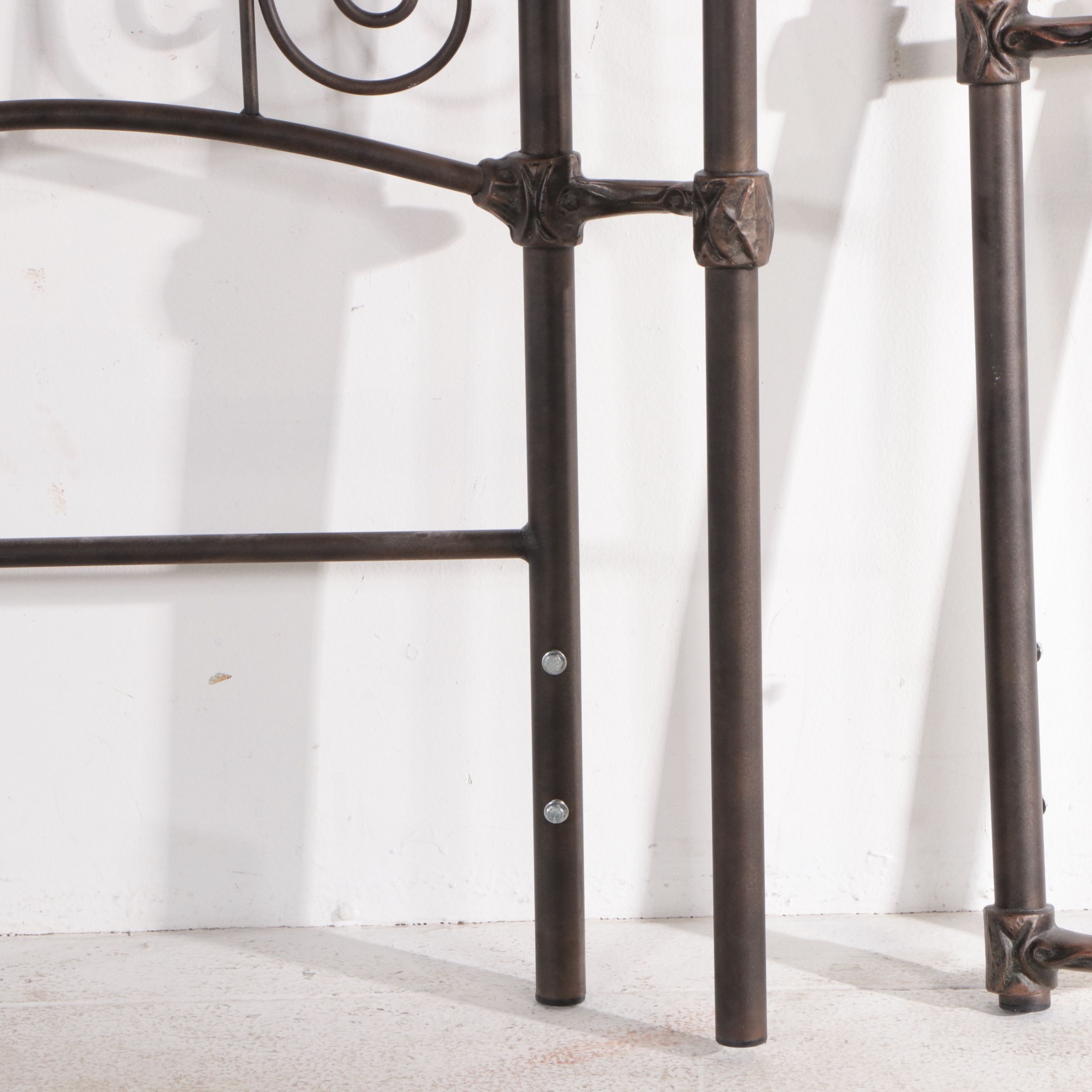 Victorian Style Wrought Metal Queen Size Bed Frame