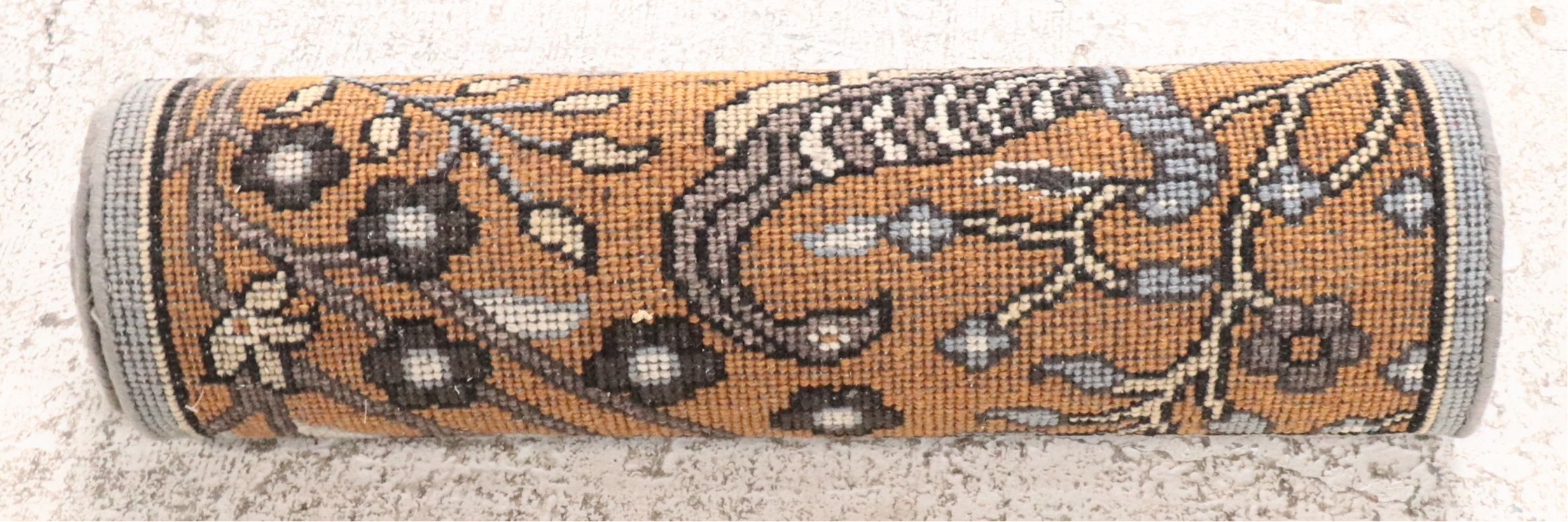 2'6 x 8'1 Hand-Knotted Indian Pictorial Carpet Runner