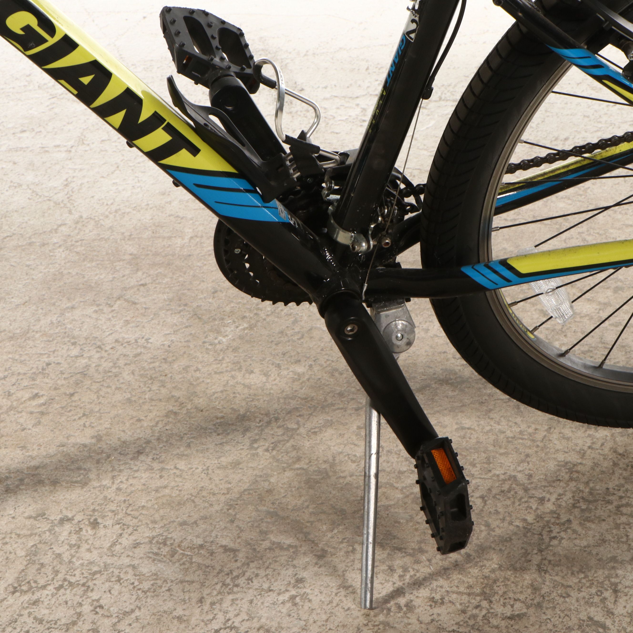 Giant "Revel" Mountain Bike