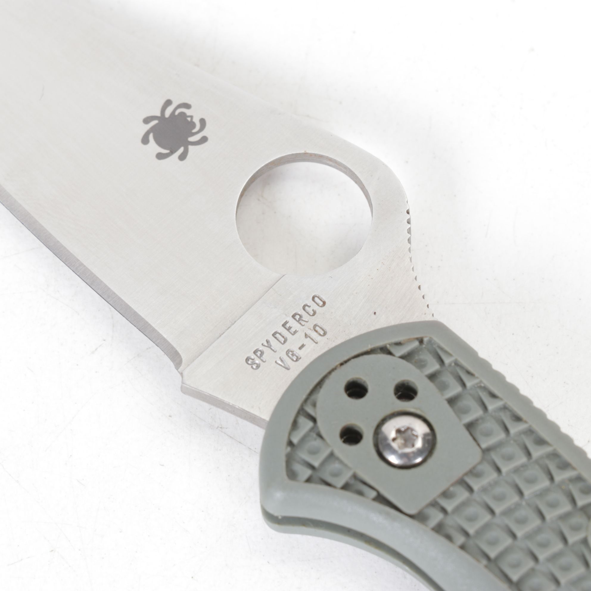 Spyderco "Delica 4" Lightweight Flat Ground Folding Knife