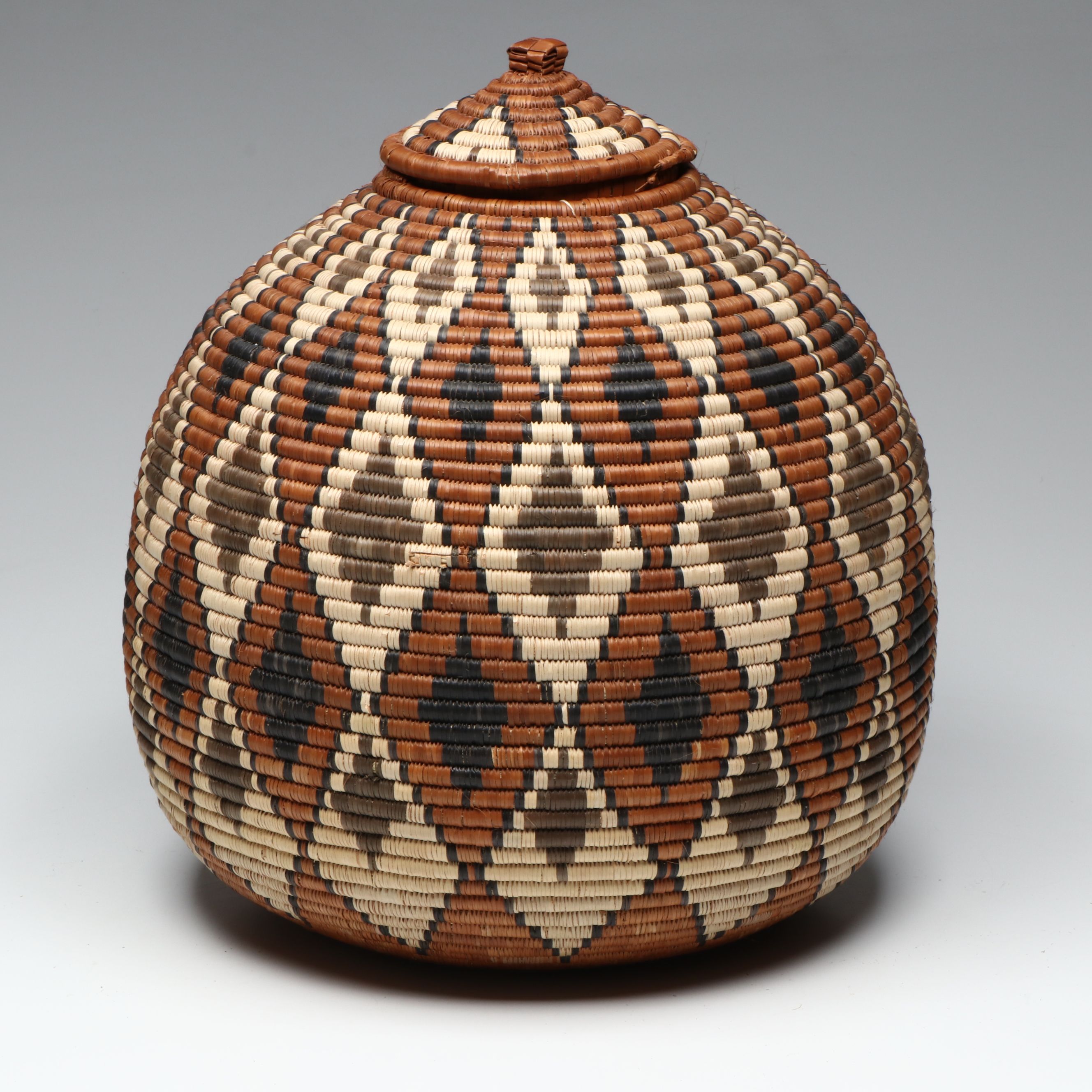 Atombela Mhlanop South African Zulu Ilala Palm Lidded Basket