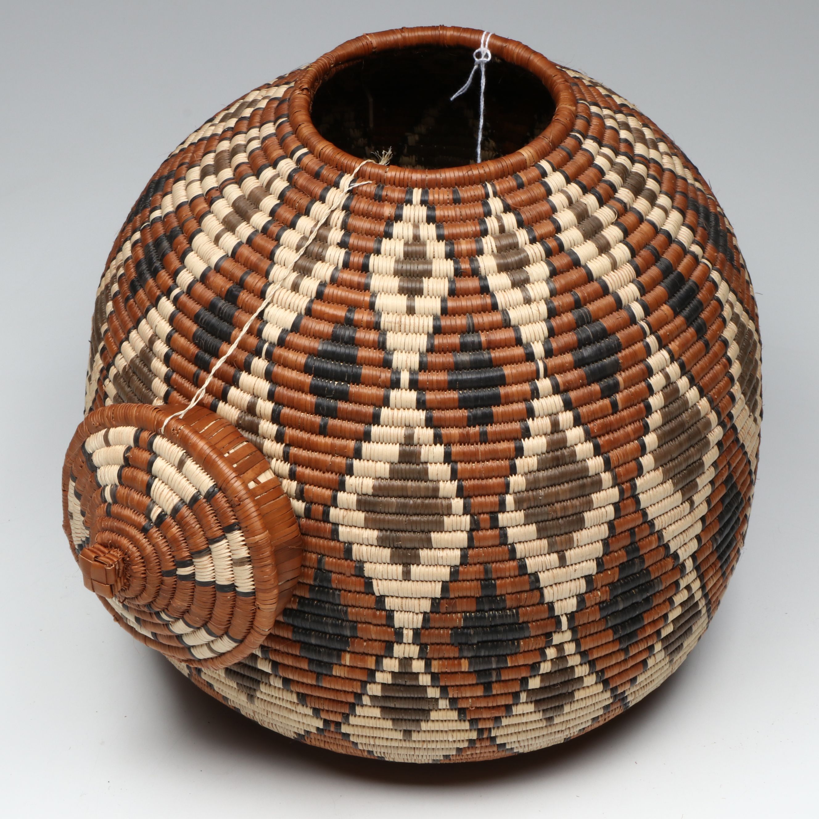 Atombela Mhlanop South African Zulu Ilala Palm Lidded Basket