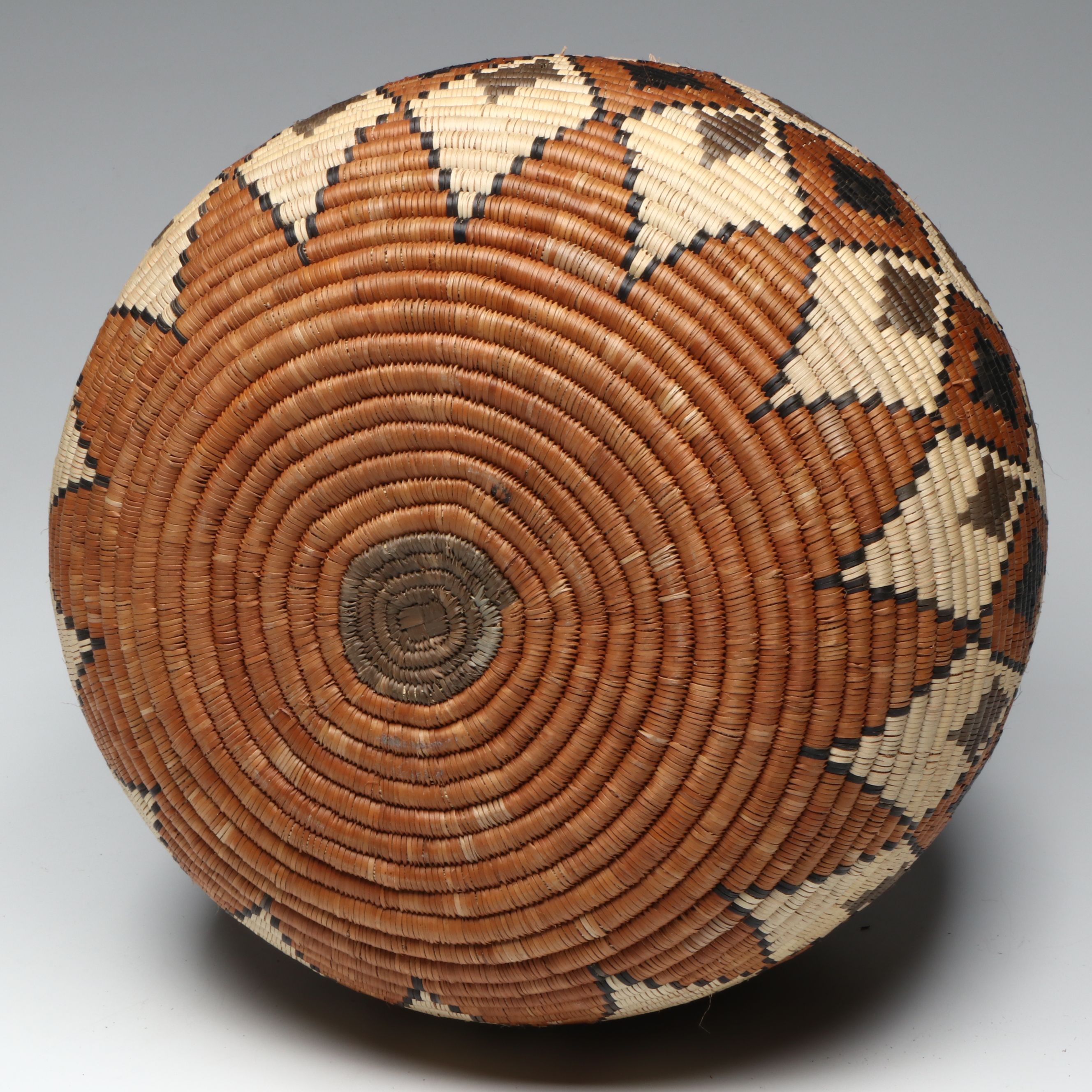 Atombela Mhlanop South African Zulu Ilala Palm Lidded Basket