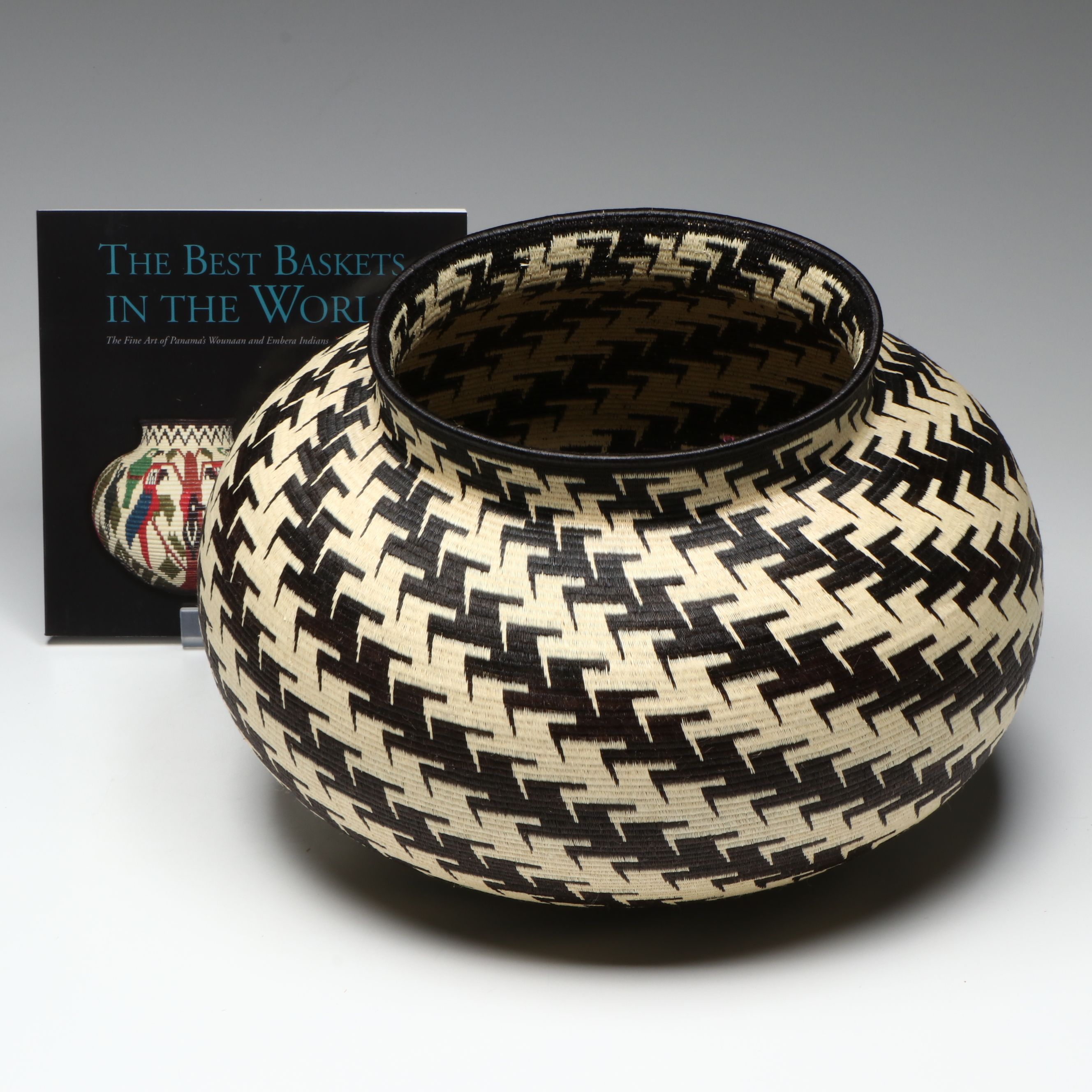 Maria Lena Chocho Emberá-Wounaan Chunga and Nahuala Fiber Basket