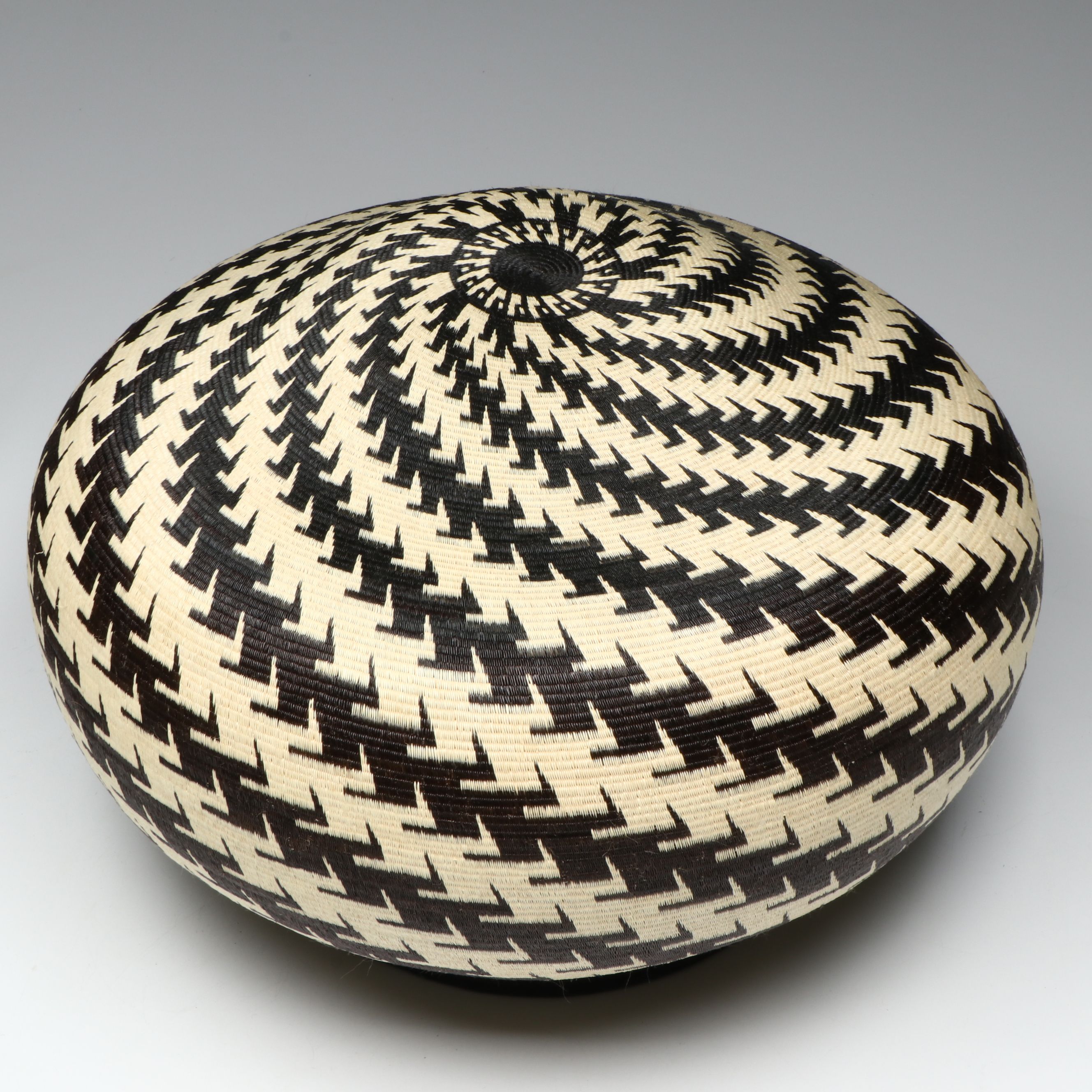 Maria Lena Chocho Emberá-Wounaan Chunga and Nahuala Fiber Basket