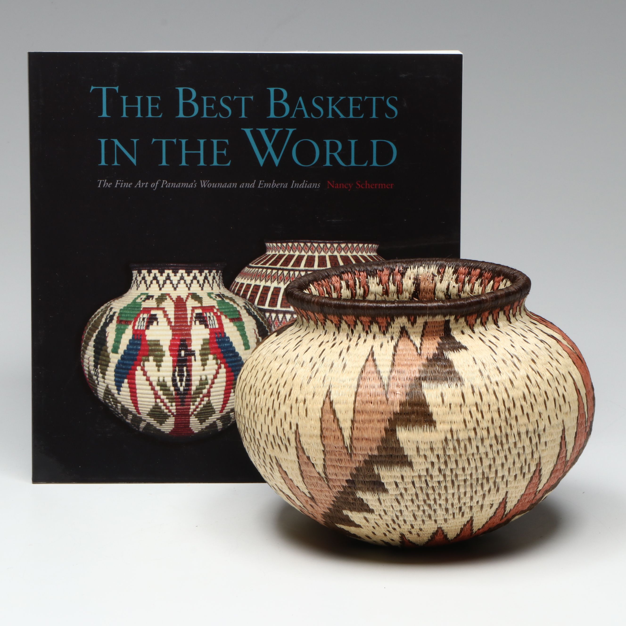 Panamanian Emberá-Wounaan Woven Black Palm Chunga Fiber Basket