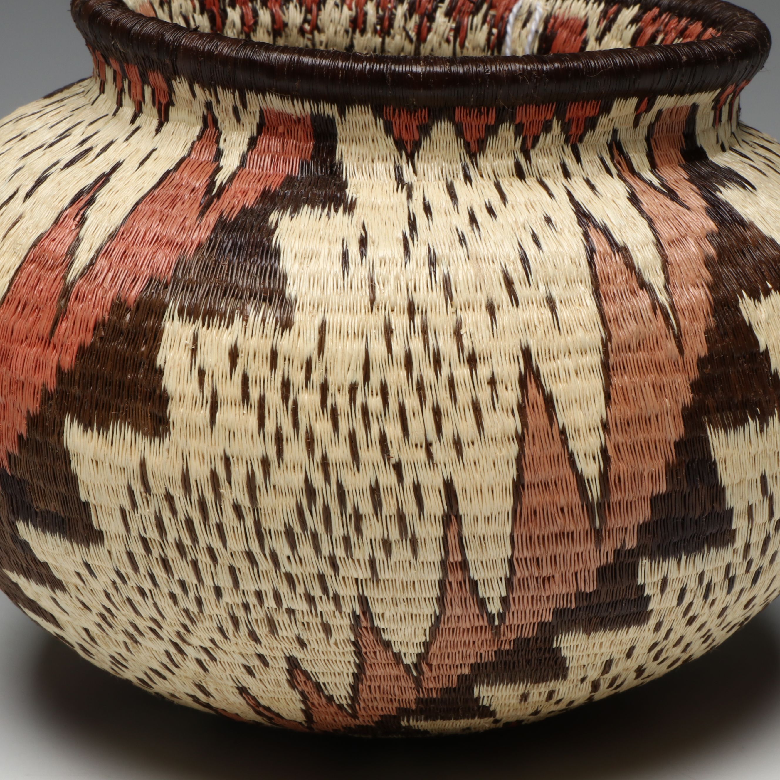 Panamanian Emberá-Wounaan Woven Black Palm Chunga Fiber Basket