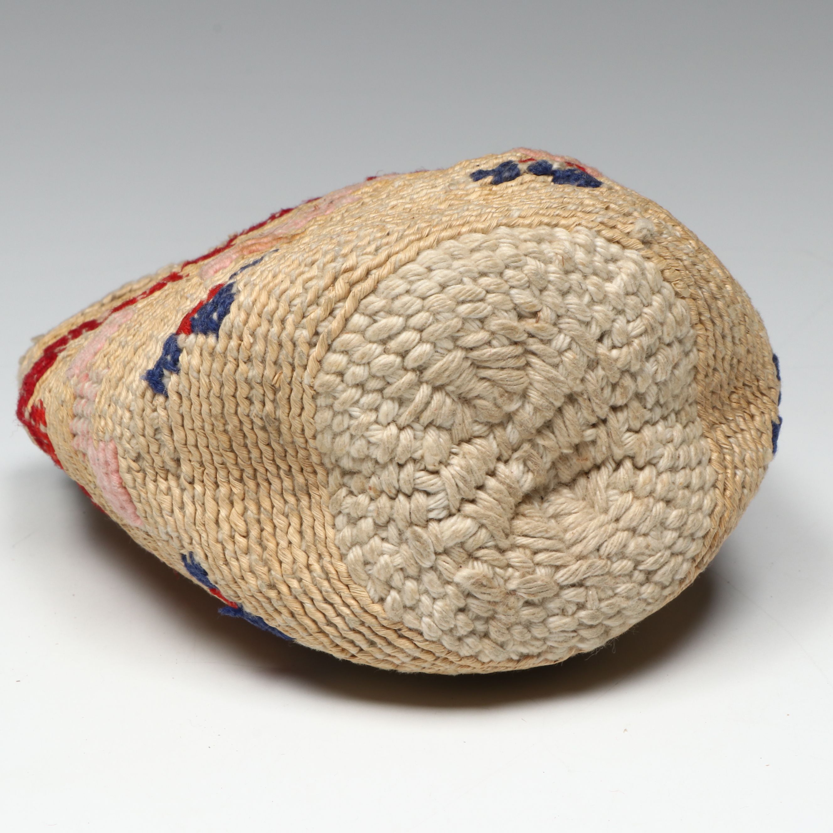 Nimiipuu (Nez Perce) Corn Husk and Wool Sally Bag with Geometric Designs