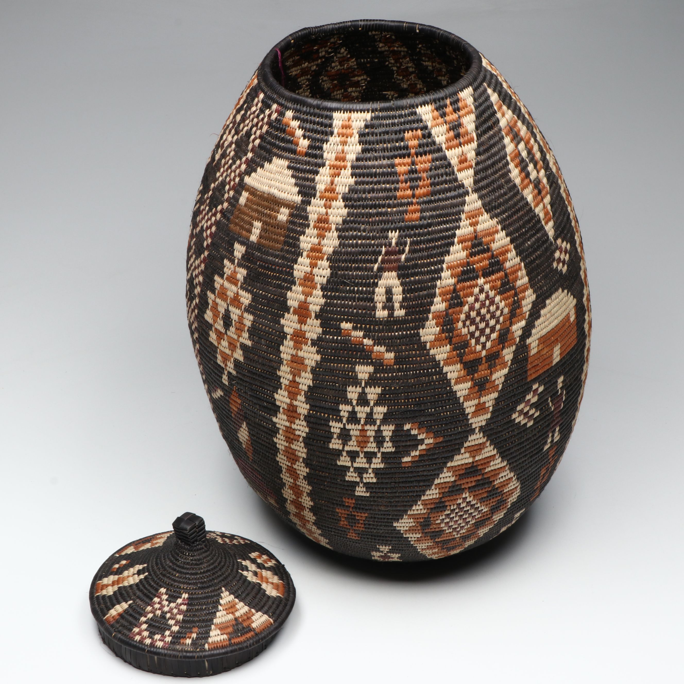 Samukelisiwe Mhiongo Zulu Ilala Palm and Natural Dye Lidded Basket