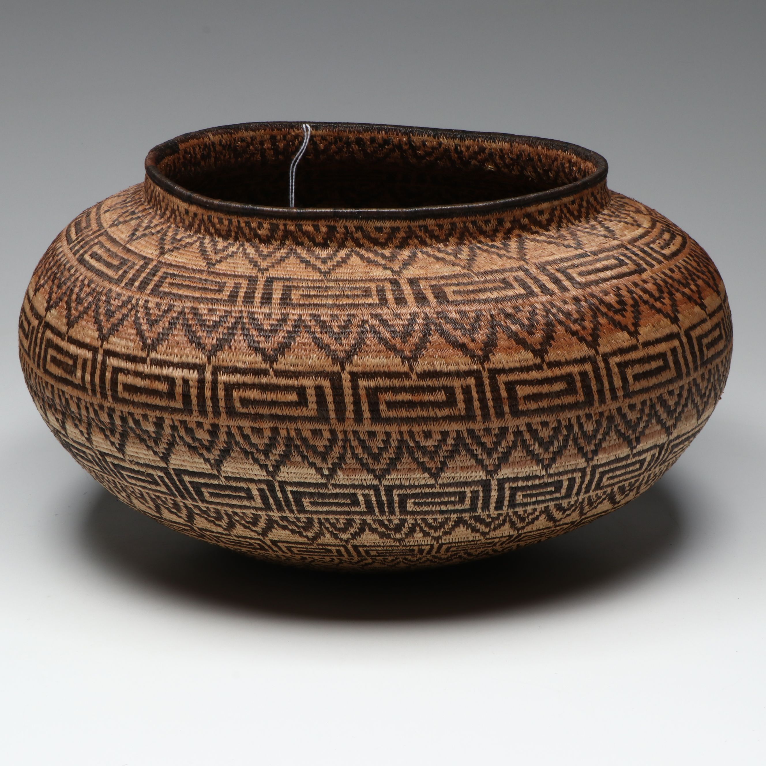 Panamanian Emberá-Wounaan Chunga Fiber Basket