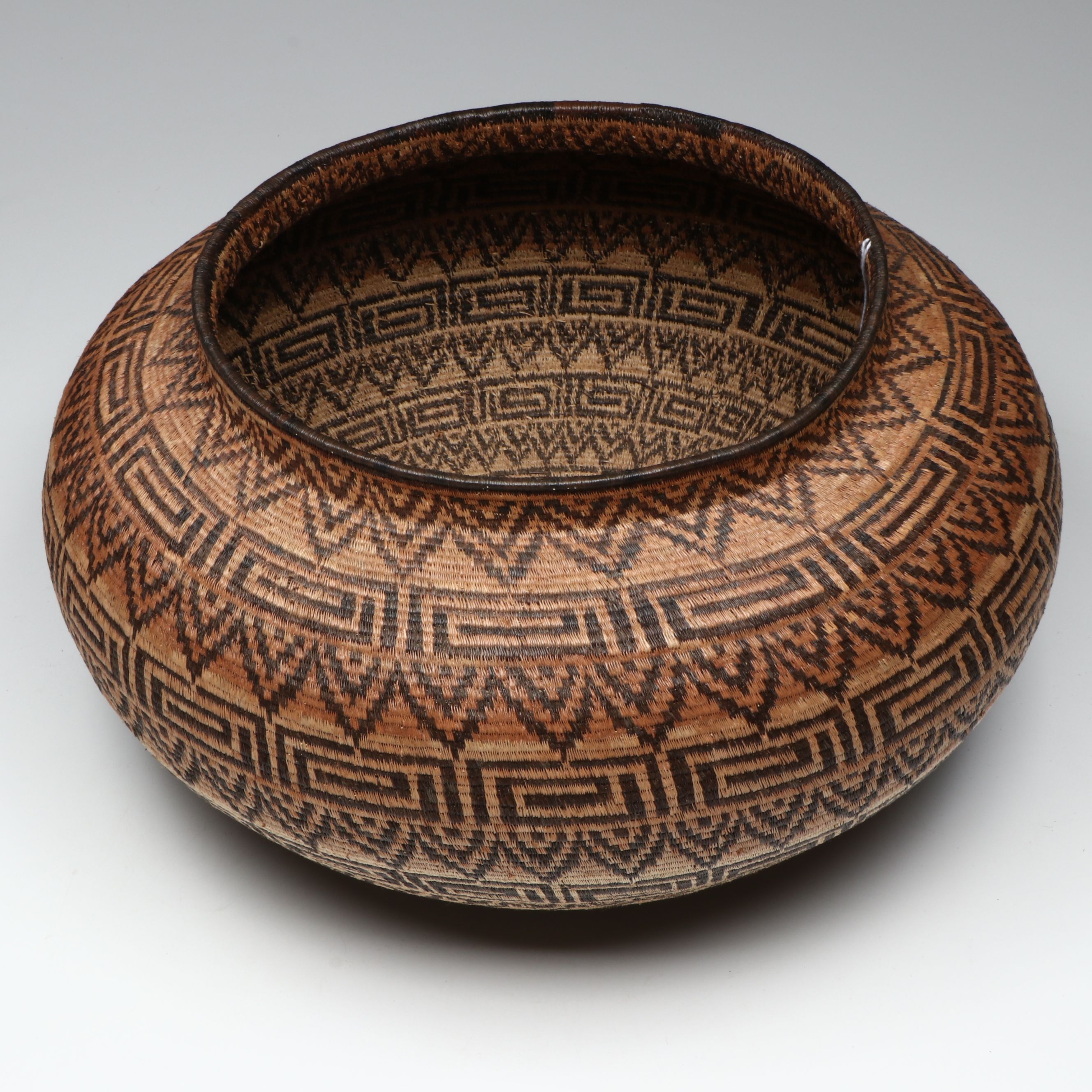 Panamanian Emberá-Wounaan Chunga Fiber Basket