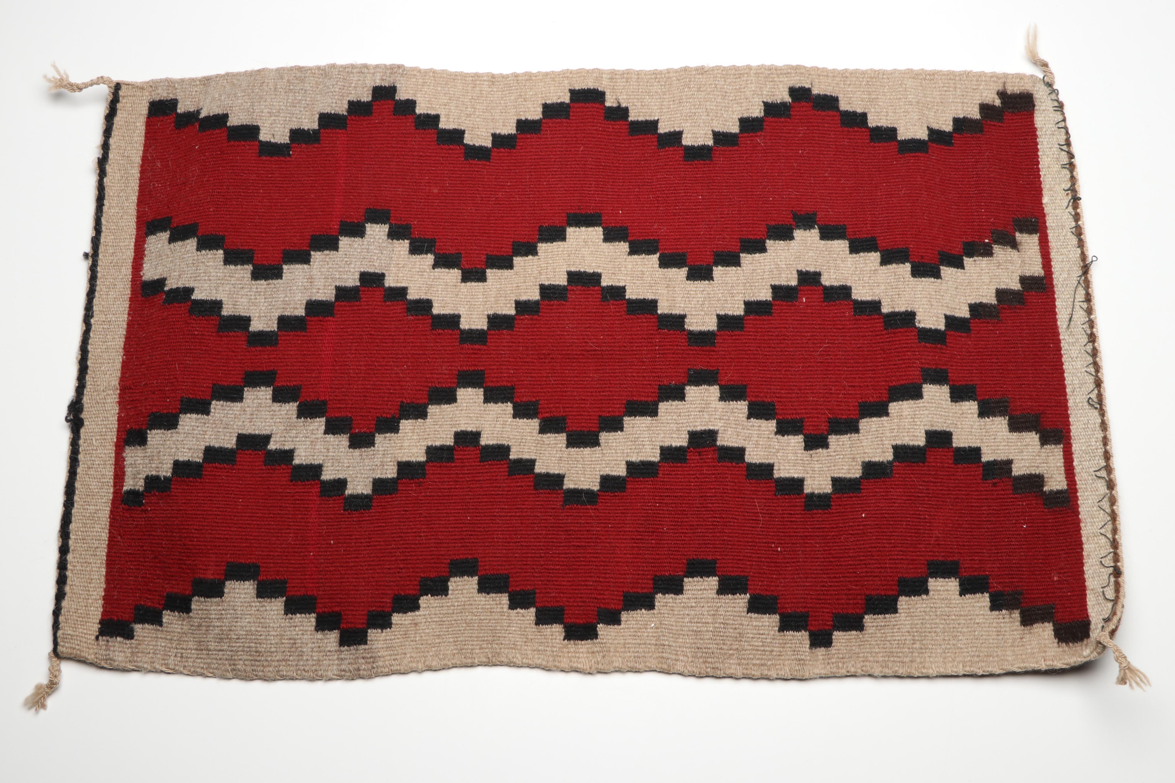 1'6 x 2'4 Handwoven Navajo Klagetoh with Wide Ruins Style Floor Mats